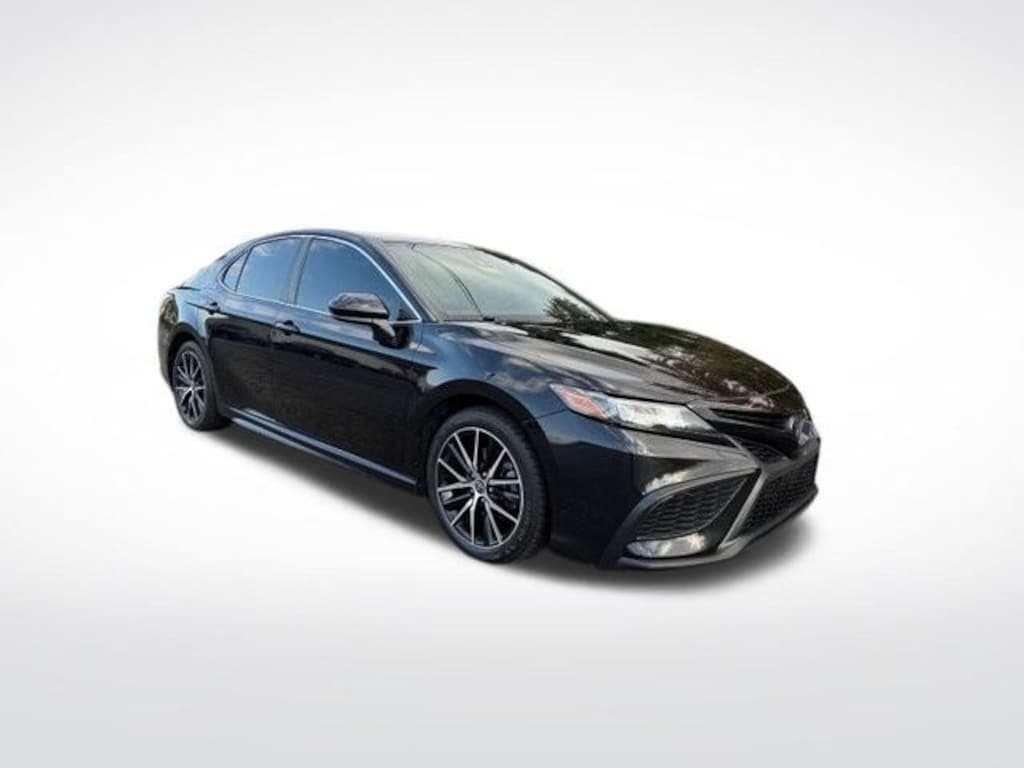 Used 2021 Toyota Camry SE Sedan