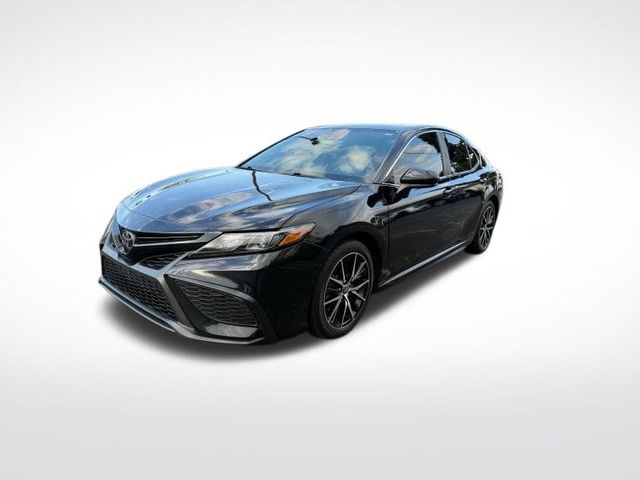 2021 Toyota Camry SE photo 3