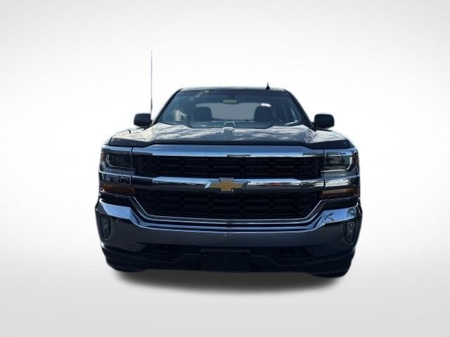 2017 Chevrolet Silverado 1500 photo 2