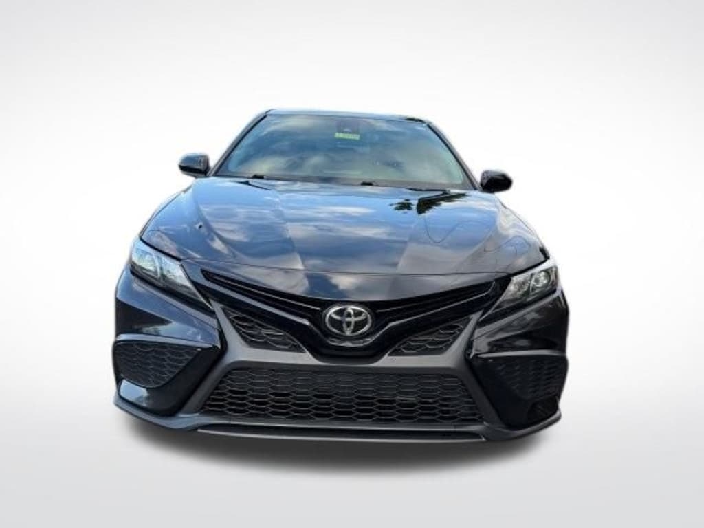 Used 2021 Toyota Camry SE Sedan