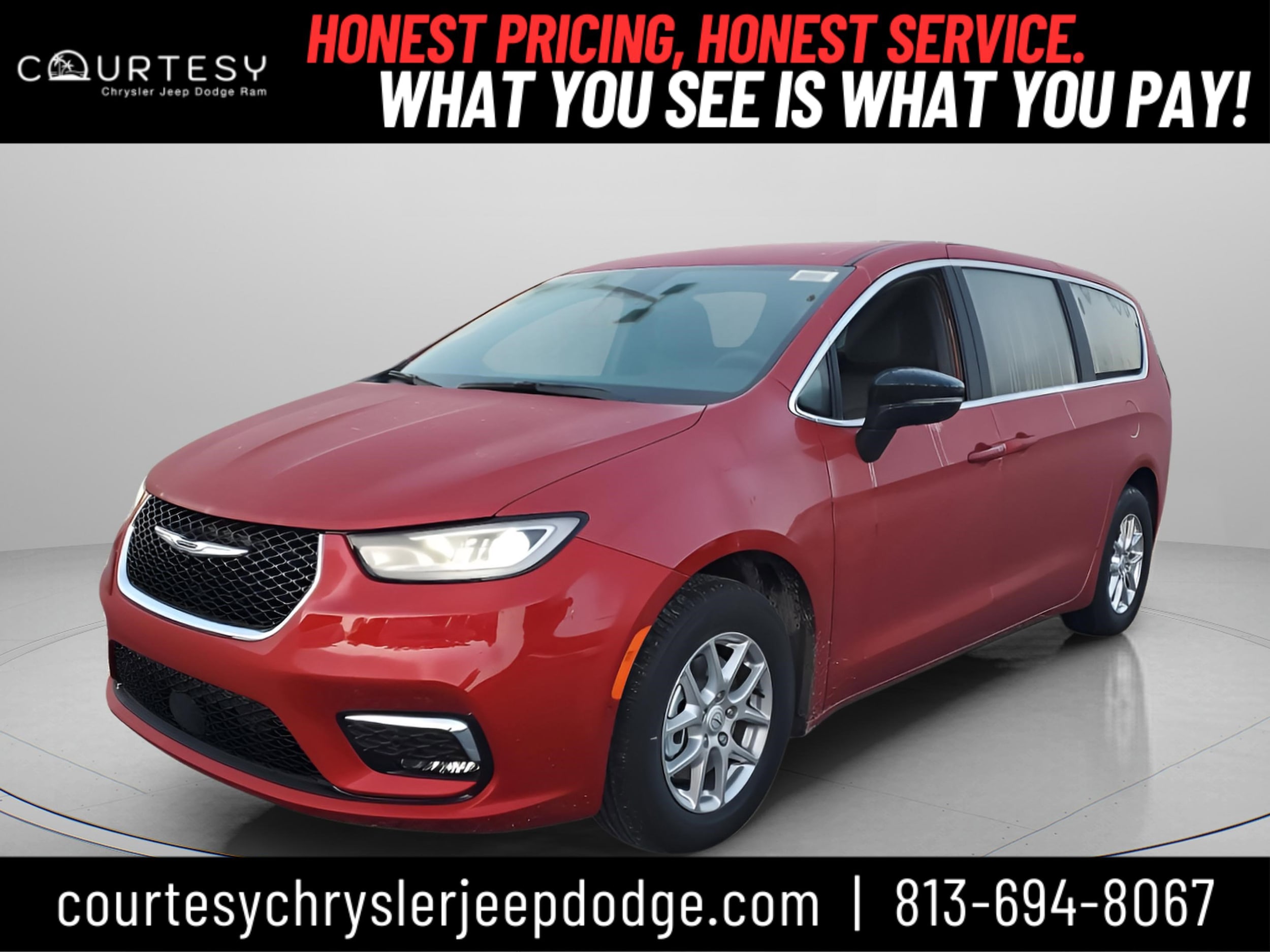 2026 Chrysler Pacifica Select's photo