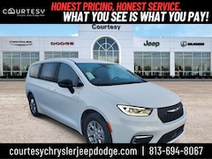 2026 Chrysler Pacifica SELECT Passenger Van