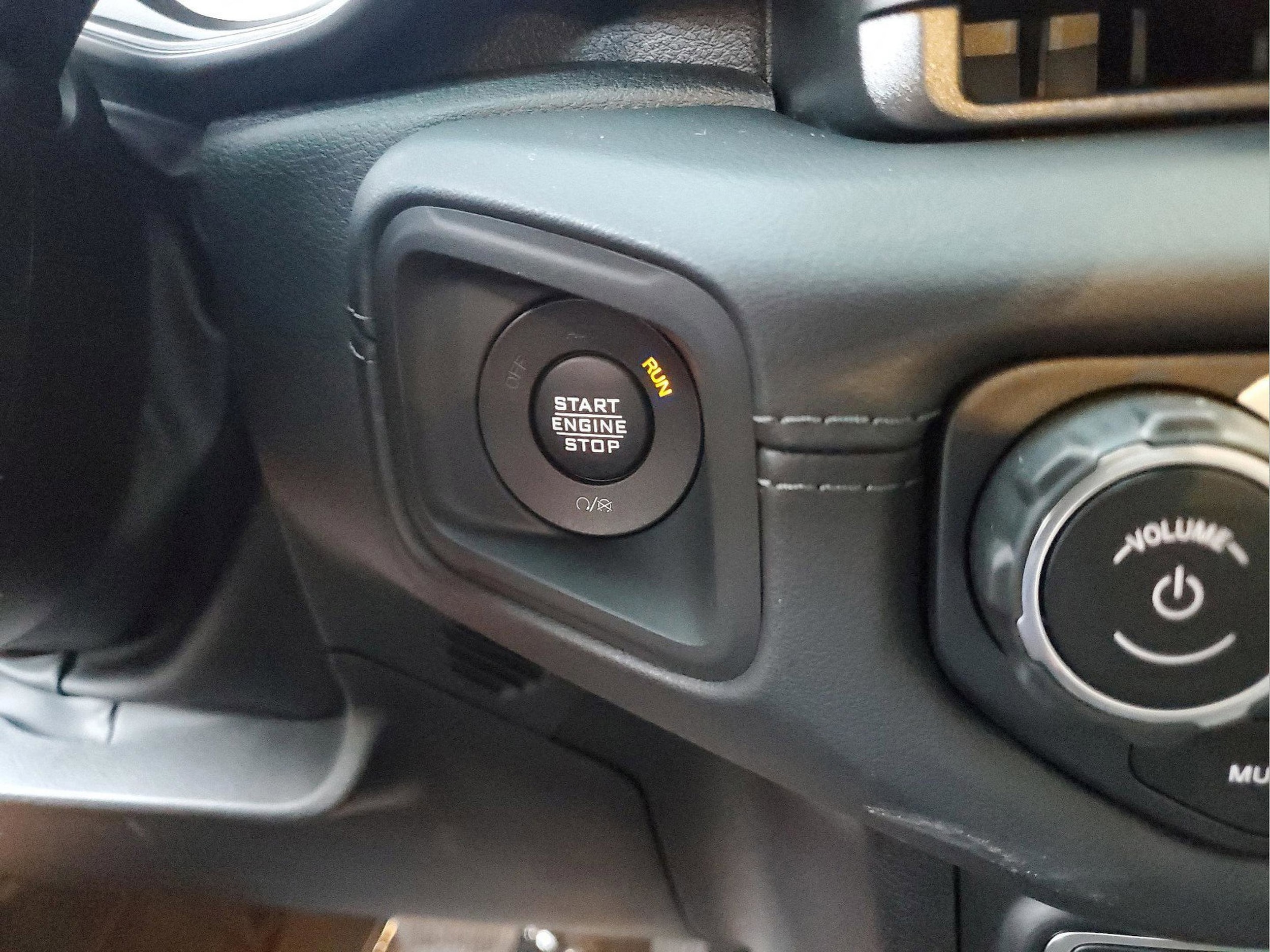 2025 Jeep Wrangler 4-Door Sahara - Photo 14