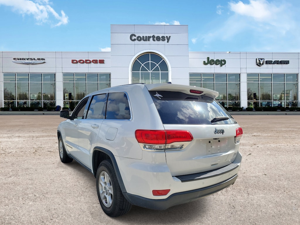 Used 2017 Jeep Grand Cherokee Laredo Laredo 4x2