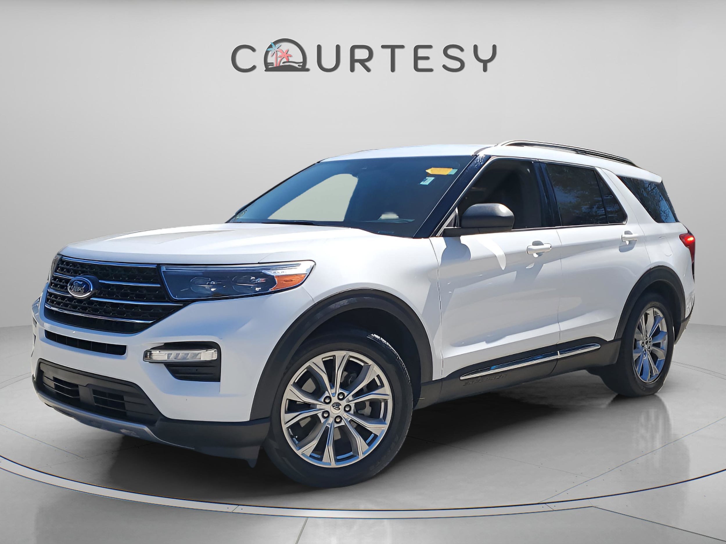 2020 Ford Explorer XLT RWD's photo