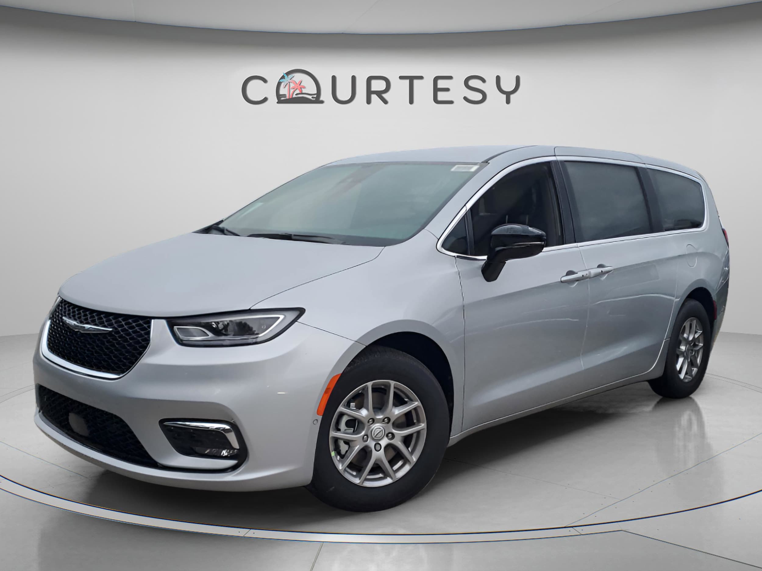 2026 Chrysler Pacifica Select's photo
