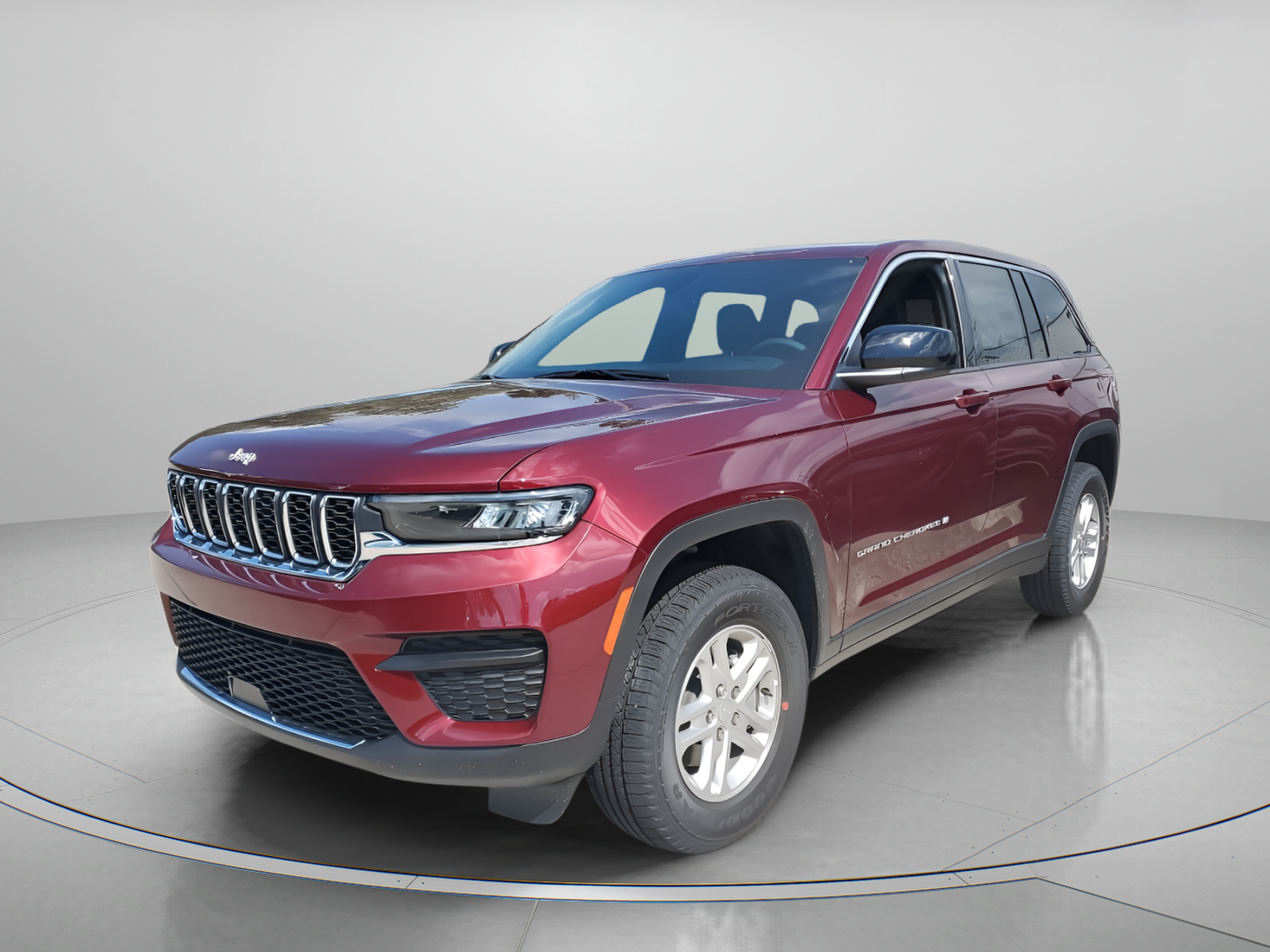 Used 2025 Jeep Grand Cherokee Laredo Laredo 4x4