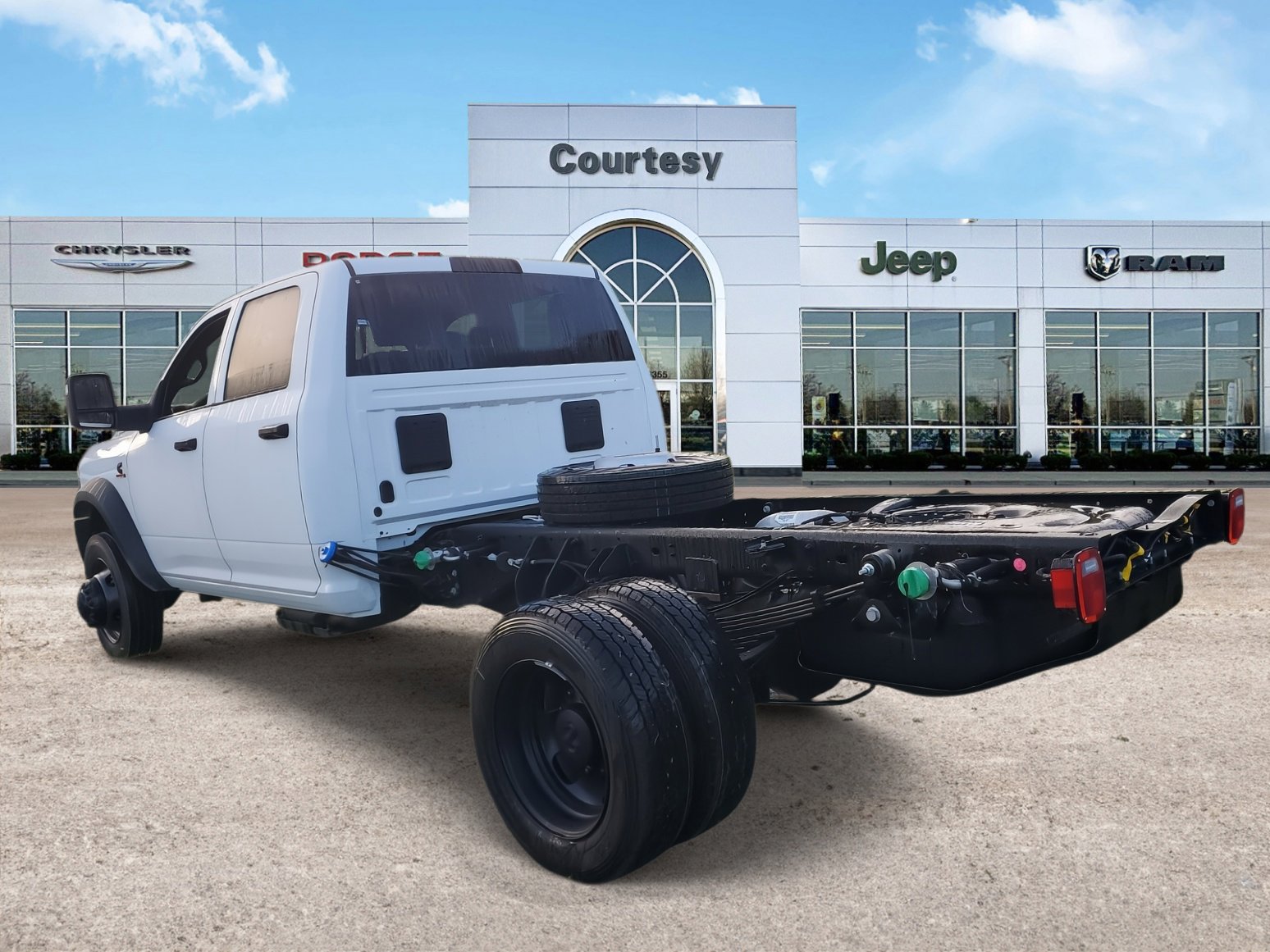 2025 Ram 4500 Tradesman photo 2
