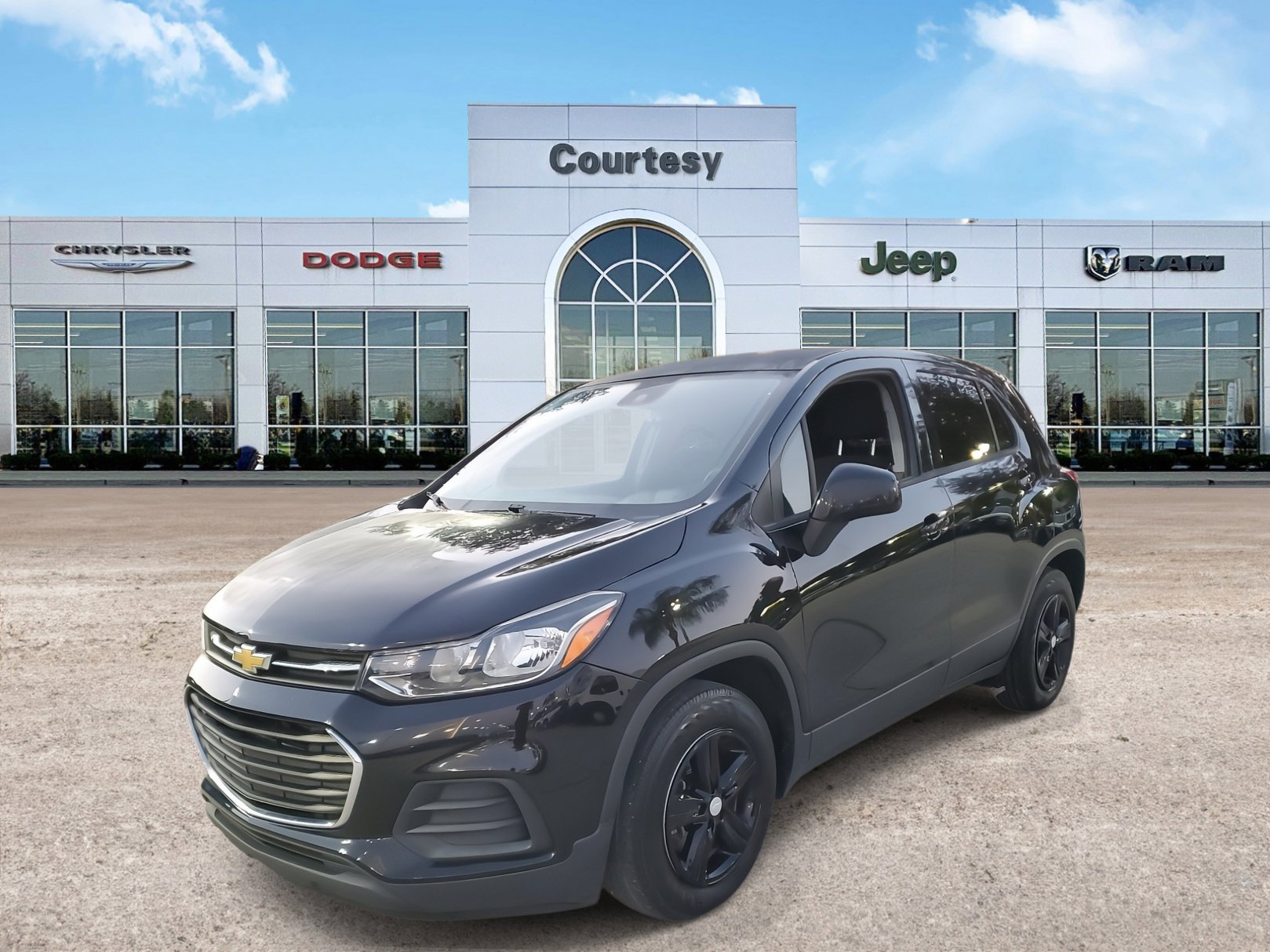 2020 Chevrolet Trax LS photo 2