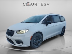 2026 Chrysler Pacifica LIMITED Passenger Van