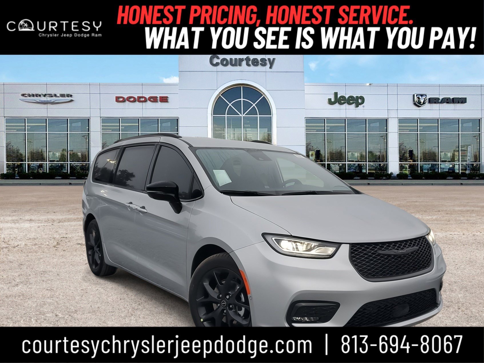 2026 Chrysler Pacifica Select's photo