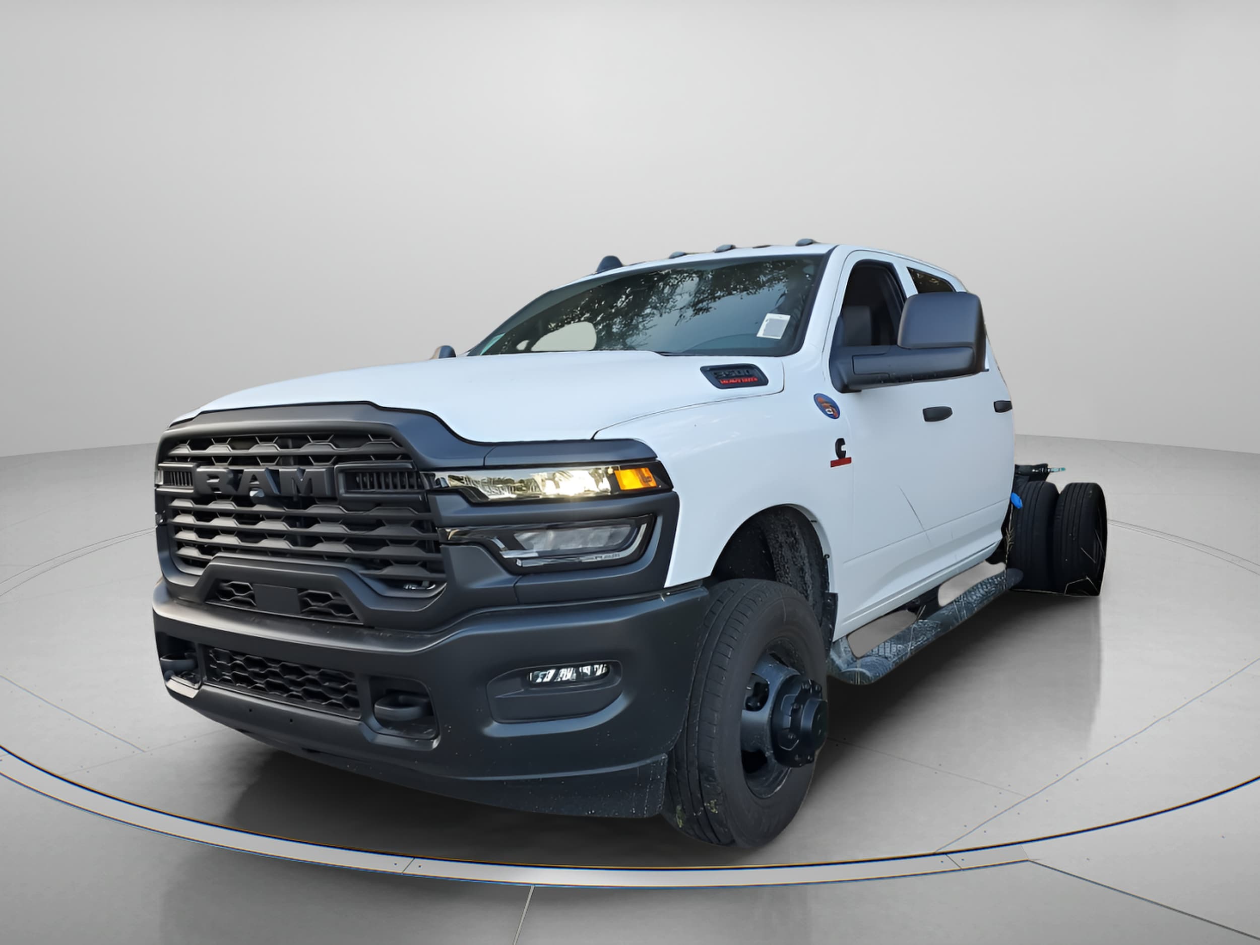 2026 RAM 3500 Chassis Tradesman - Photo 2