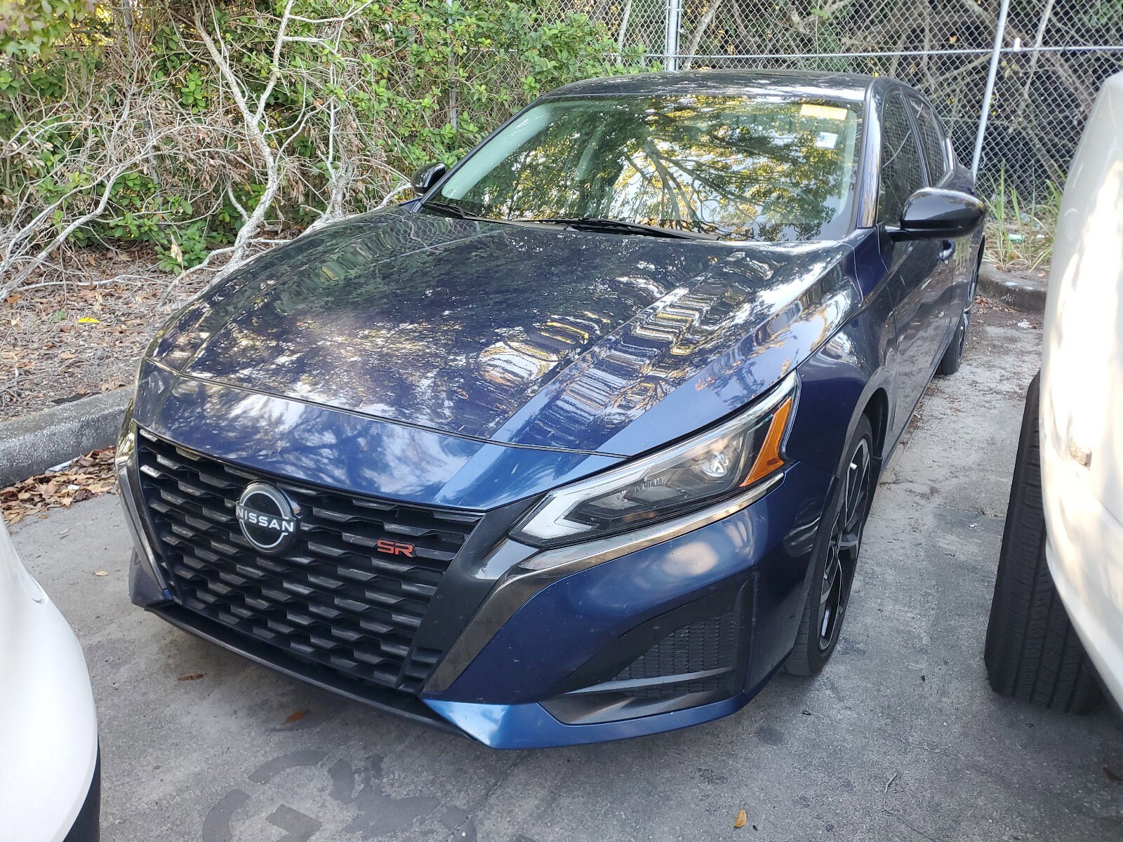 2023 Nissan Altima 2.5 SR photo 2