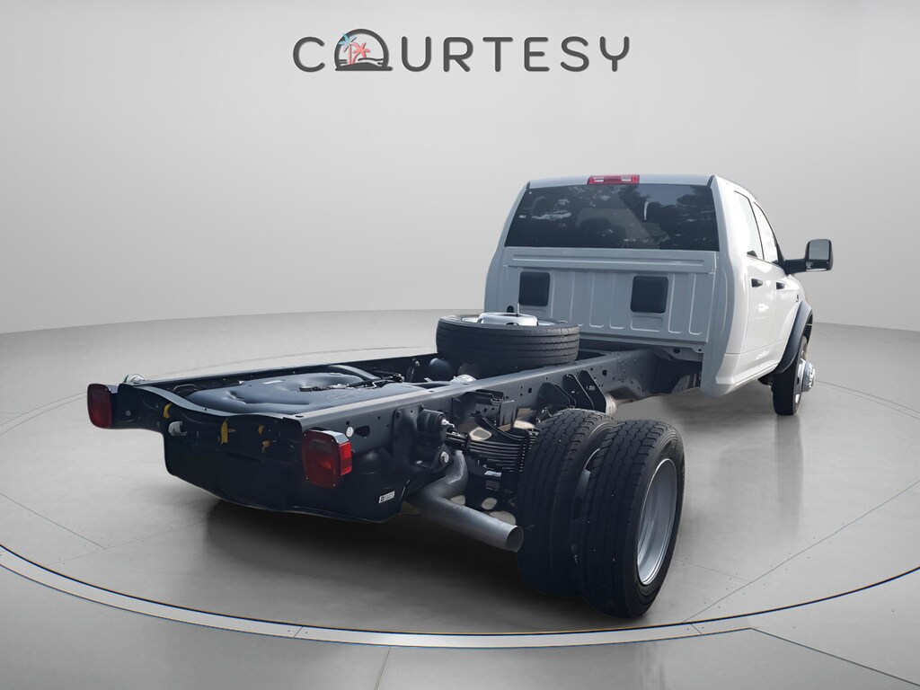 New 2025 Ram 5500 Chassis Cab TRADESMAN CREW 4X4 84' CA Pickup