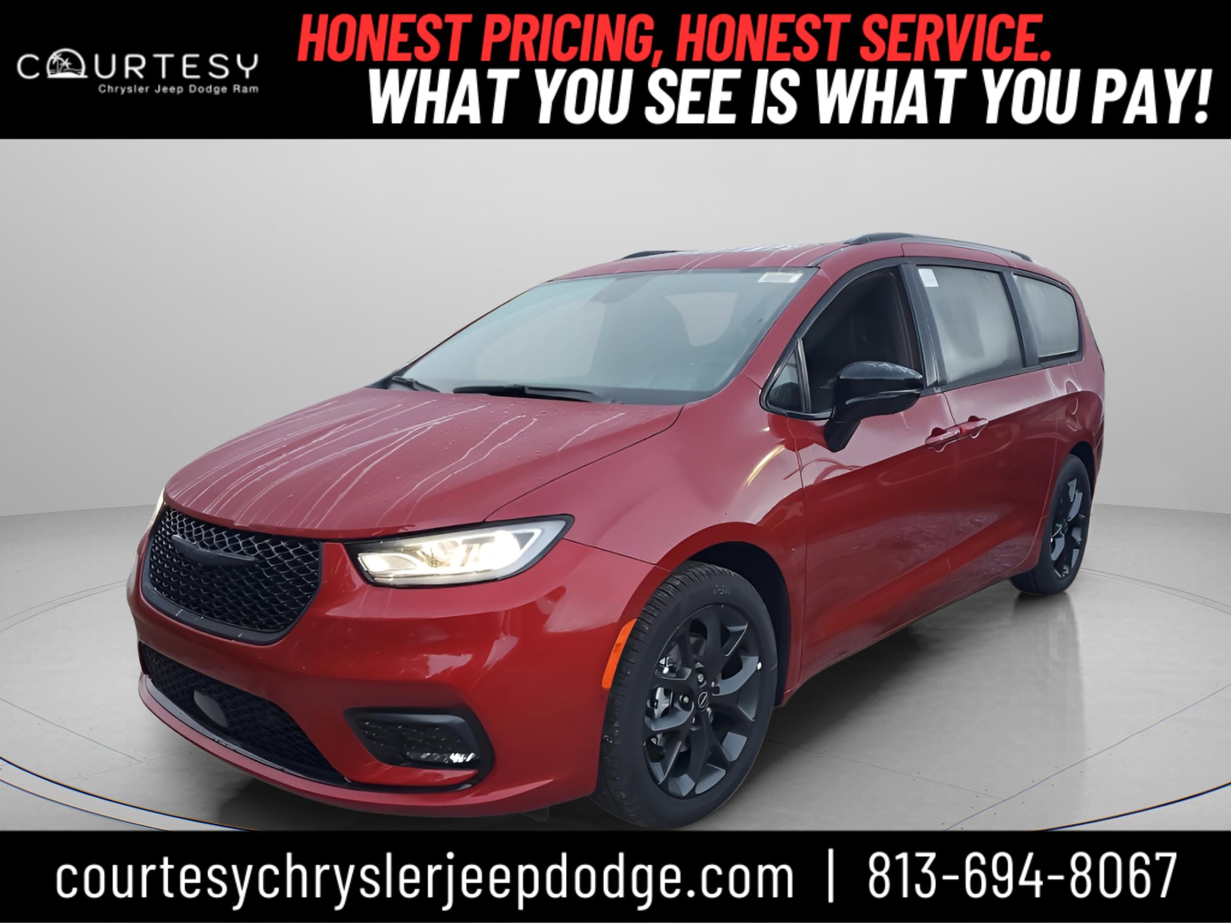 2026 Chrysler Pacifica Limited's photo