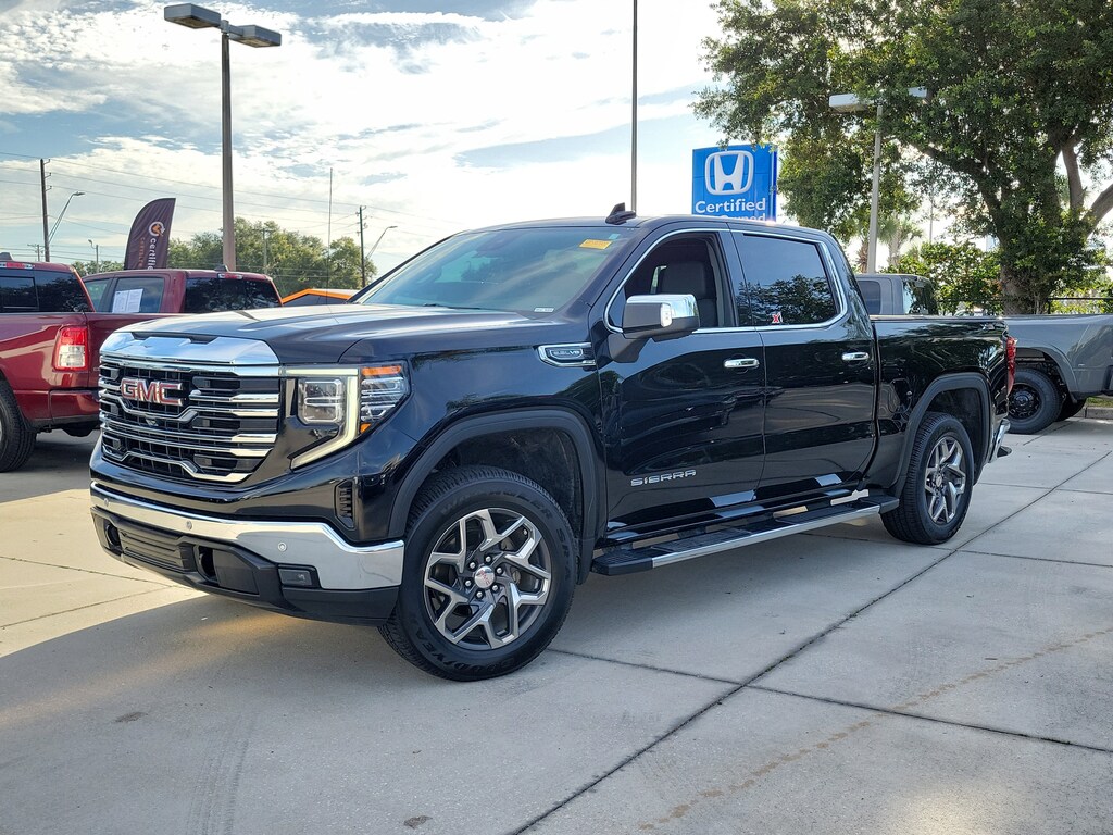Certified 2023 GMC Sierra 1500 SLT 4WD Crew Cab 147 SLT