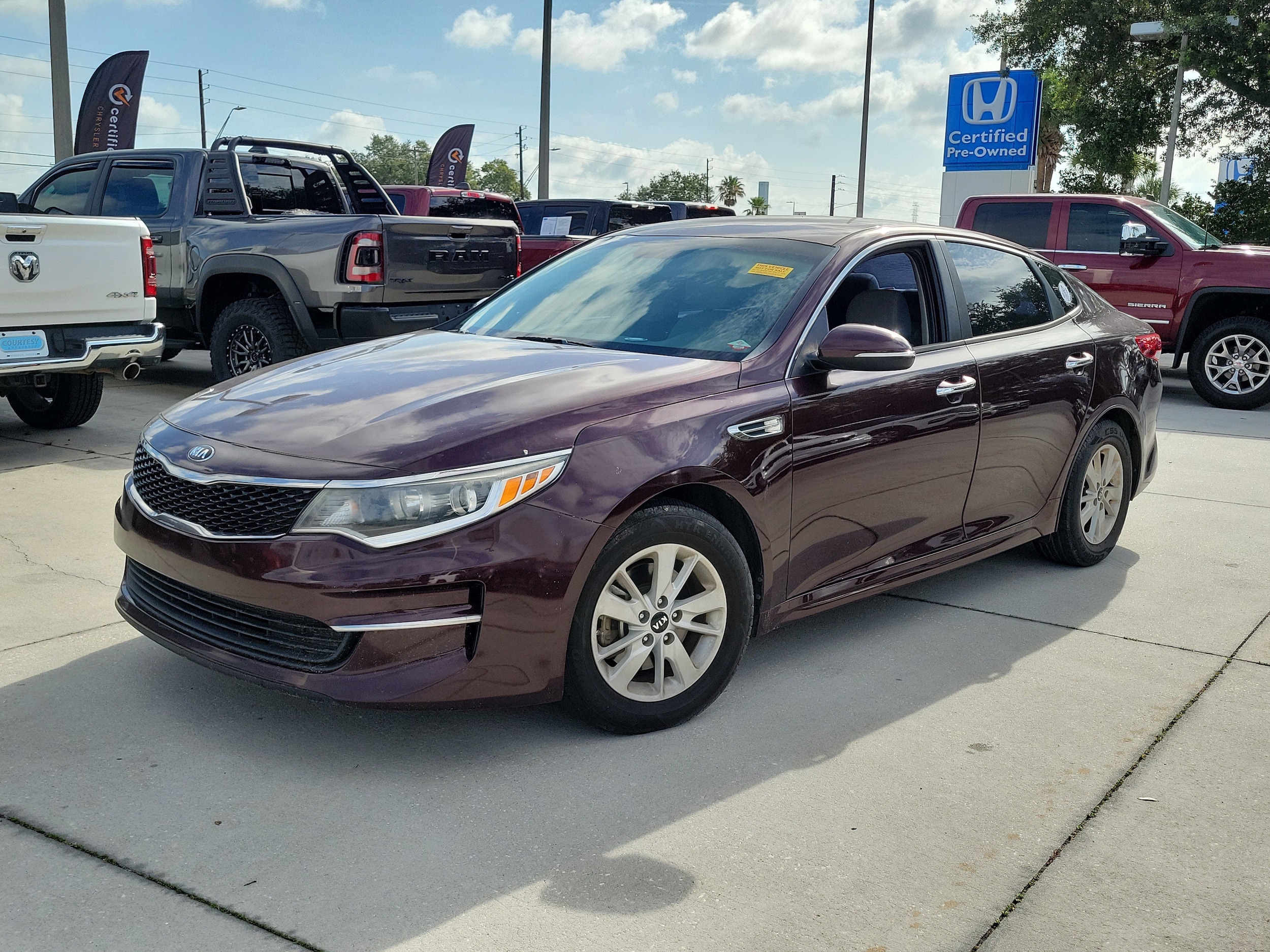 2017 Kia Optima LX AT's photo