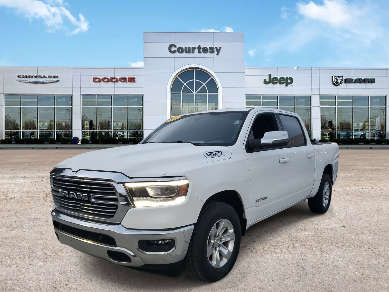 2023 Ram 1500 Laramie photo 3
