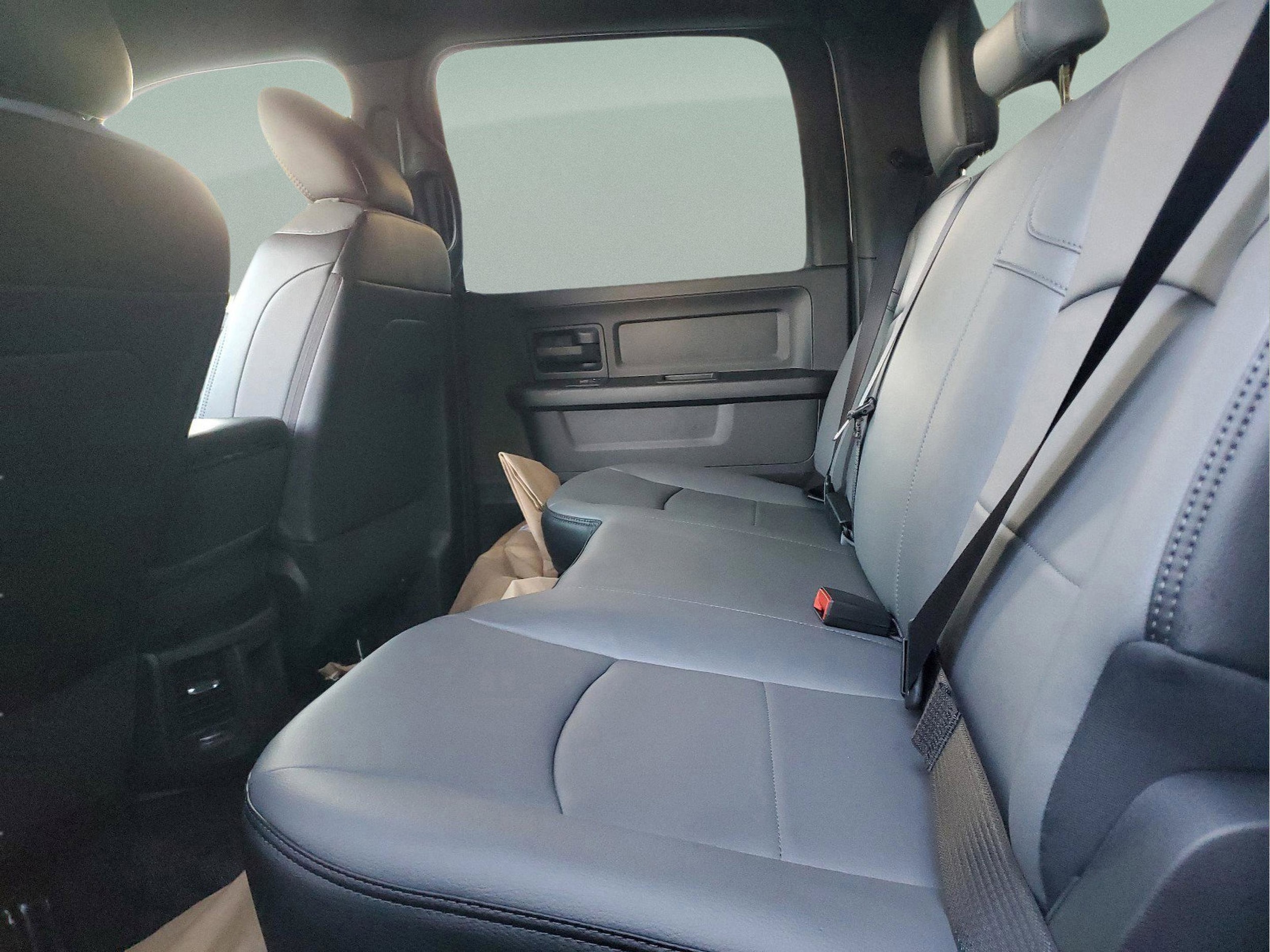 2026 RAM 3500 Chassis Tradesman - Photo 28