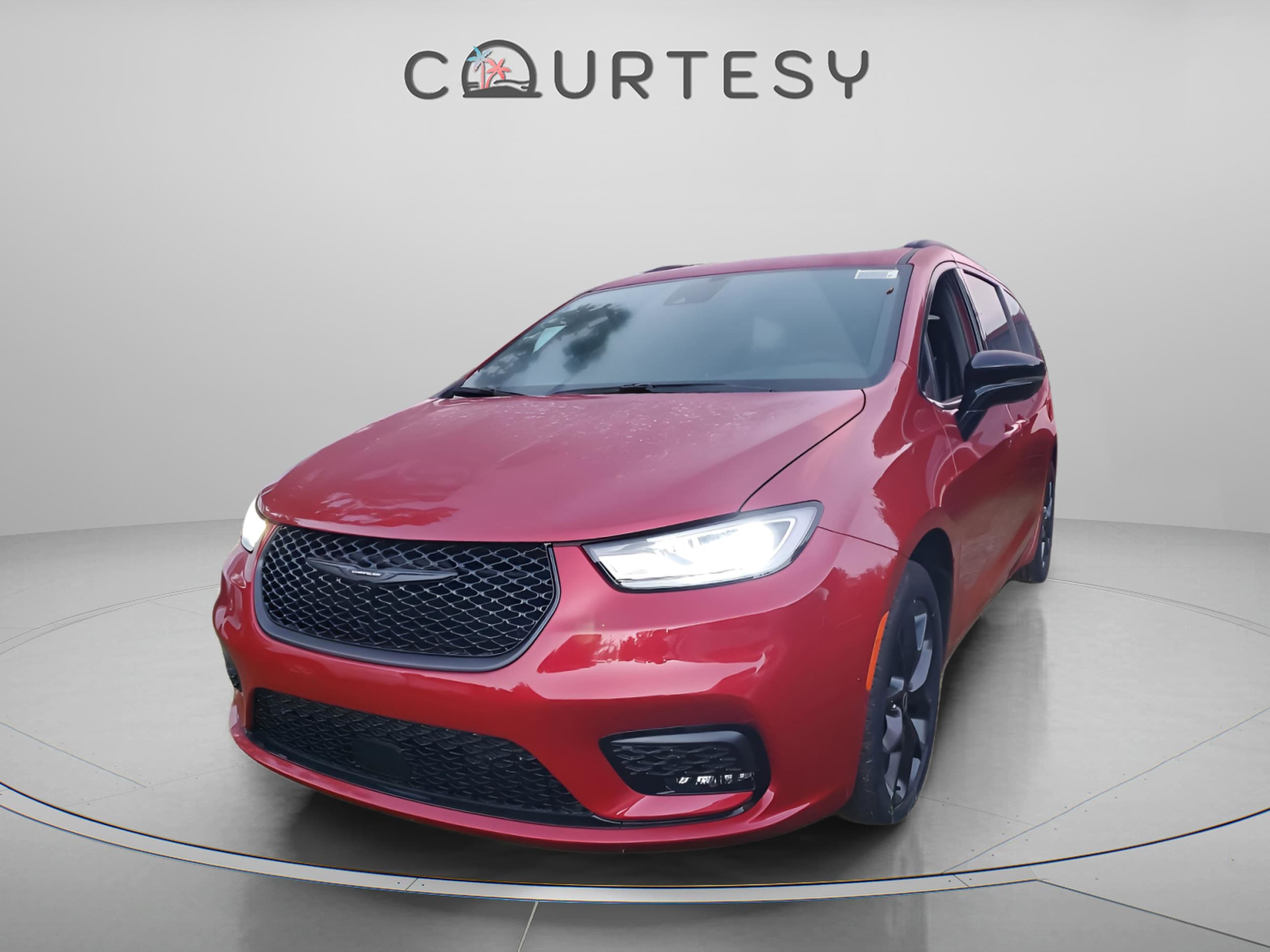 2026 Chrysler Pacifica Limited's photo