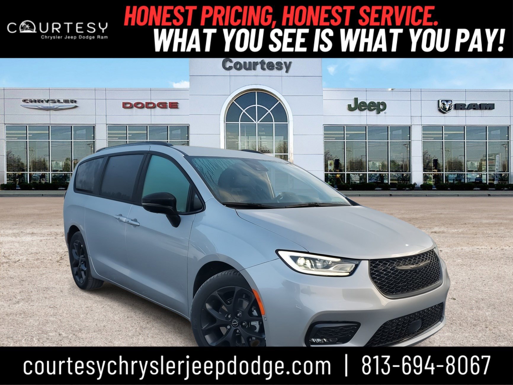 2026 Chrysler Pacifica Select's photo