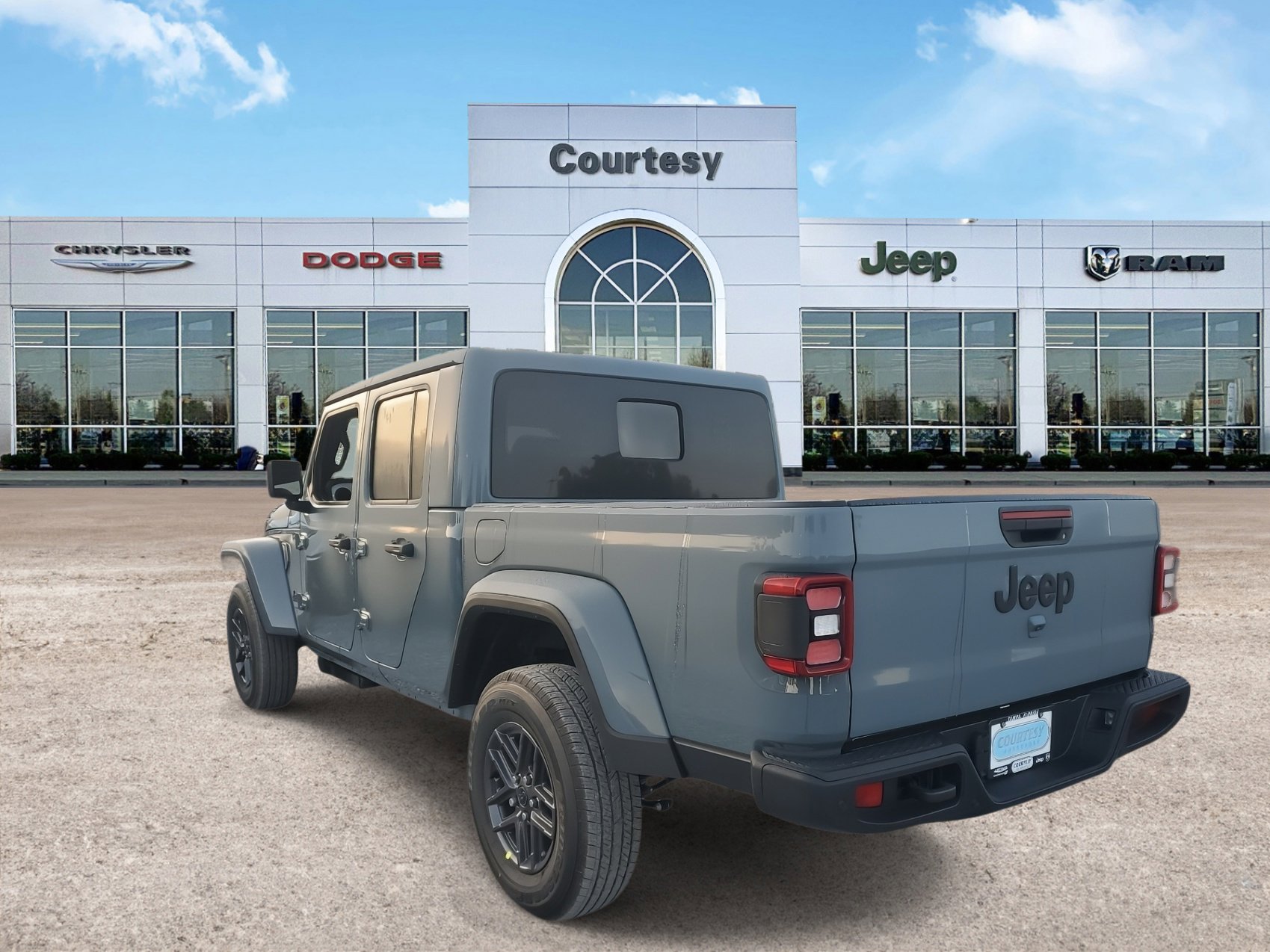 2026 Jeep Gladiator Sport S photo 3
