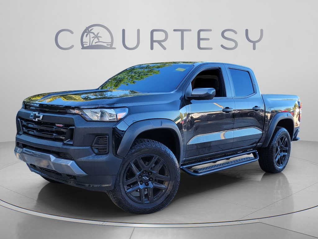 Used 2025 Chevrolet Colorado 4WD Trail Boss 4WD Crew Cab Trail Boss