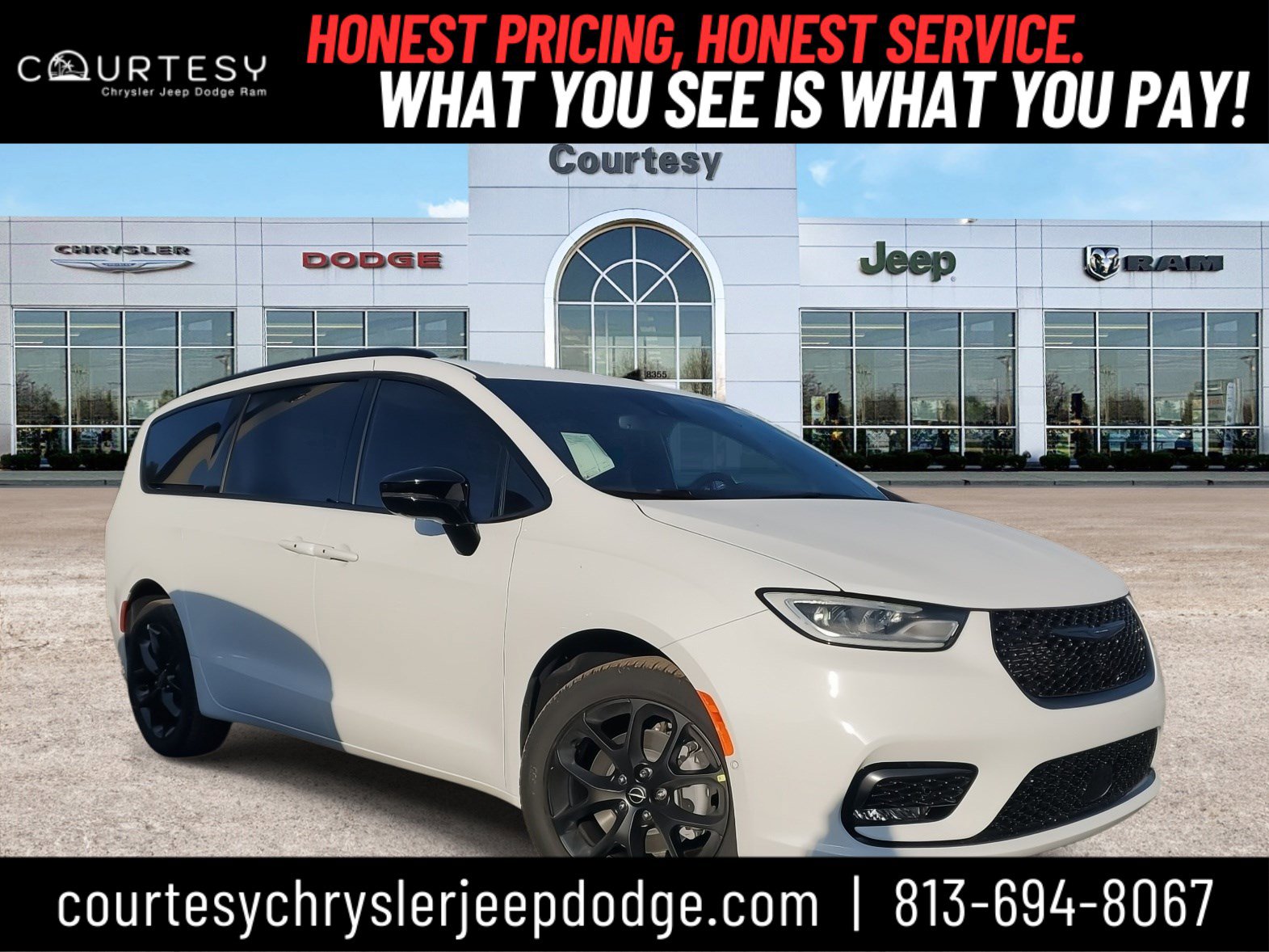 2026 Chrysler Pacifica Select's photo