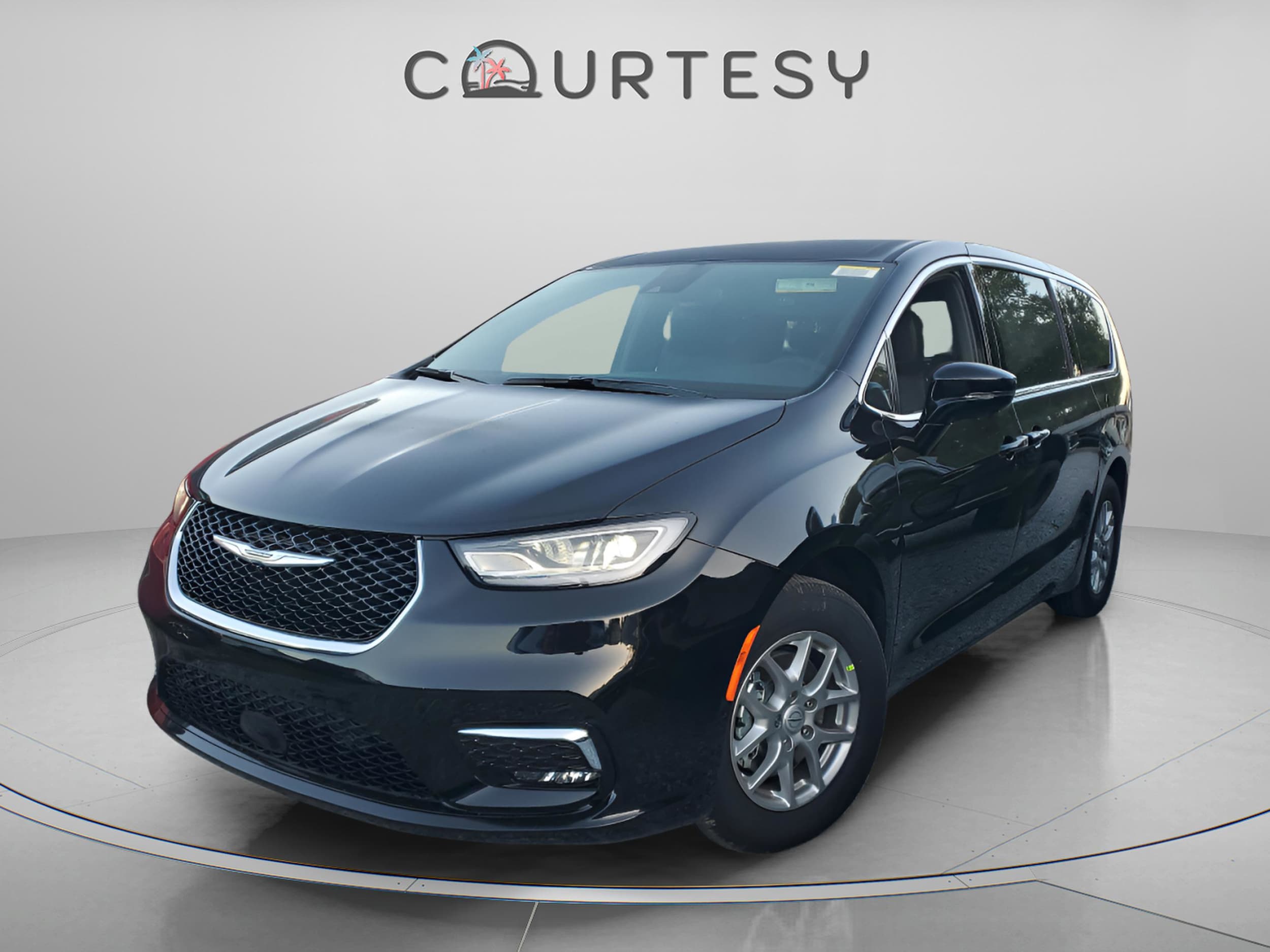 2026 Chrysler Pacifica Select's photo