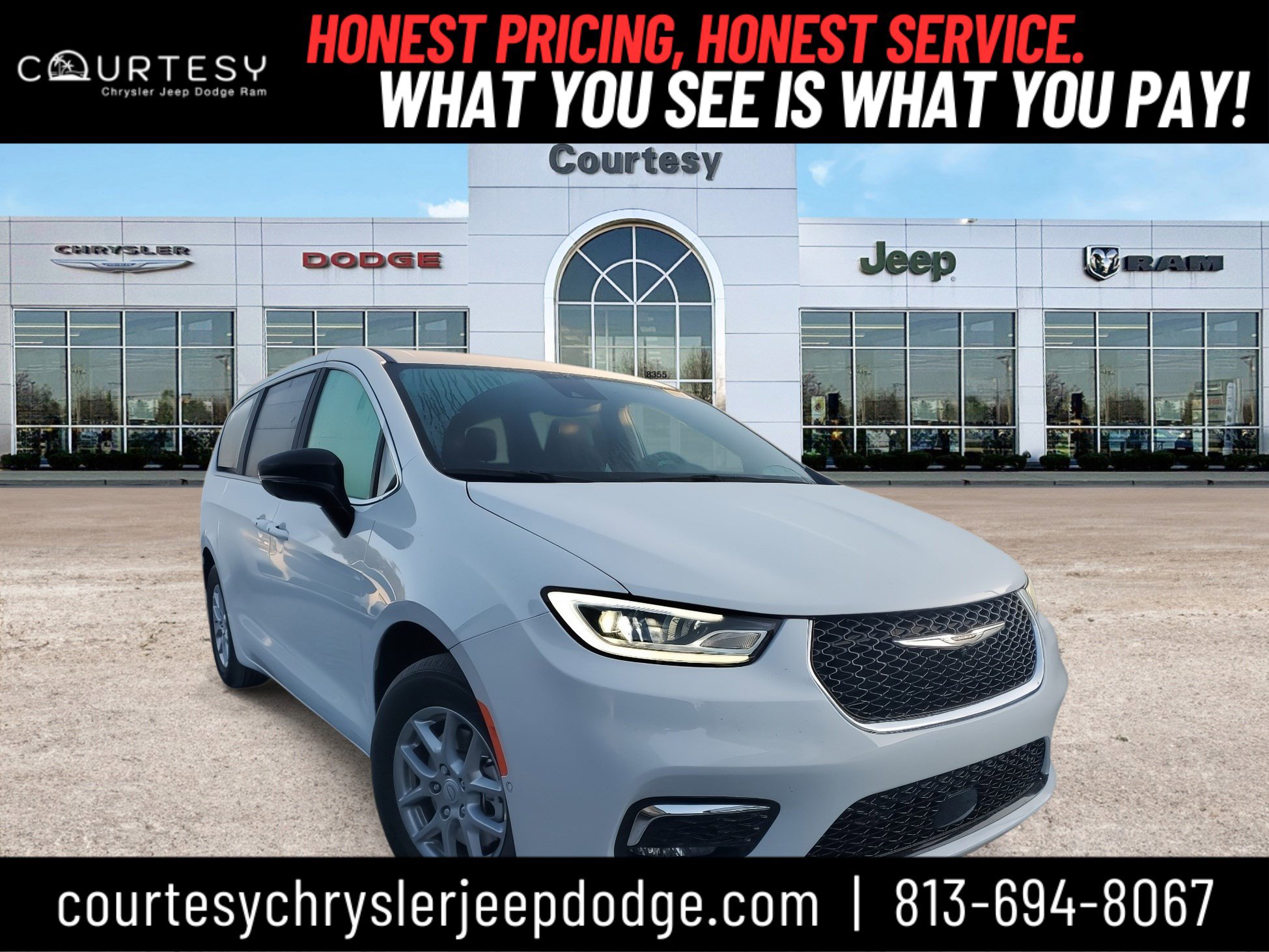 2026 Chrysler Pacifica Select's photo