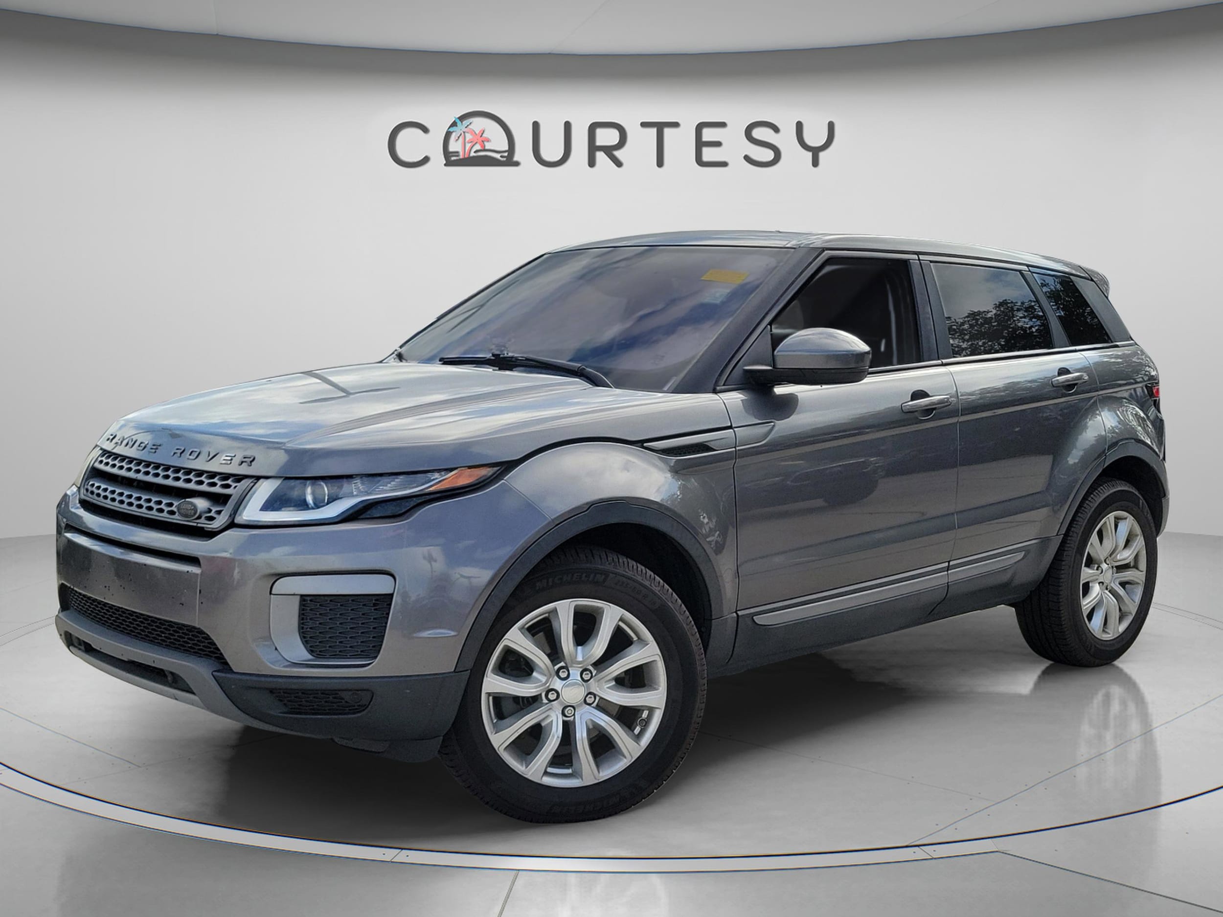 2017 Land Rover Range Rover Evoque SE's photo