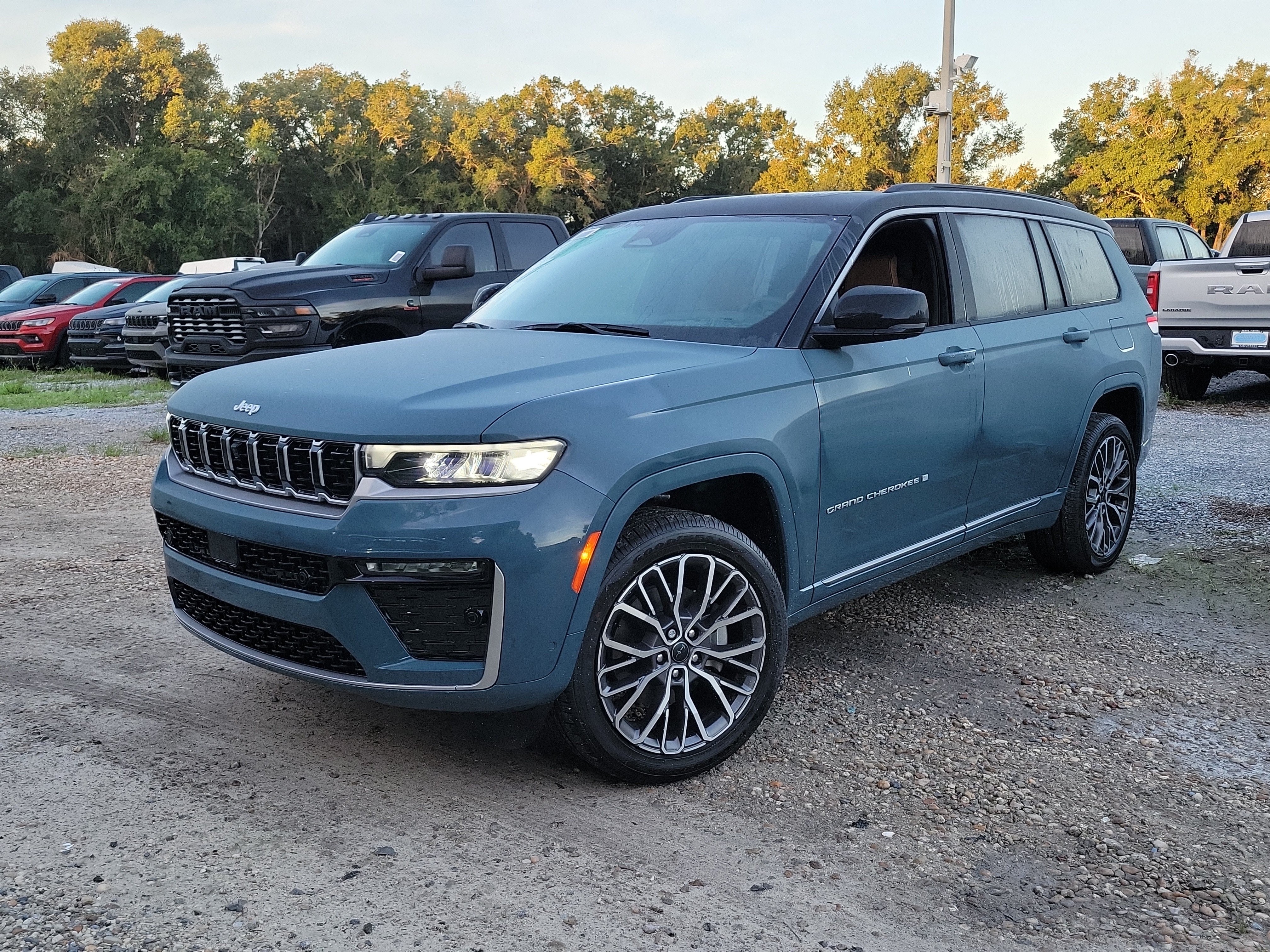 2027 Jeep Grand Cherokee L
