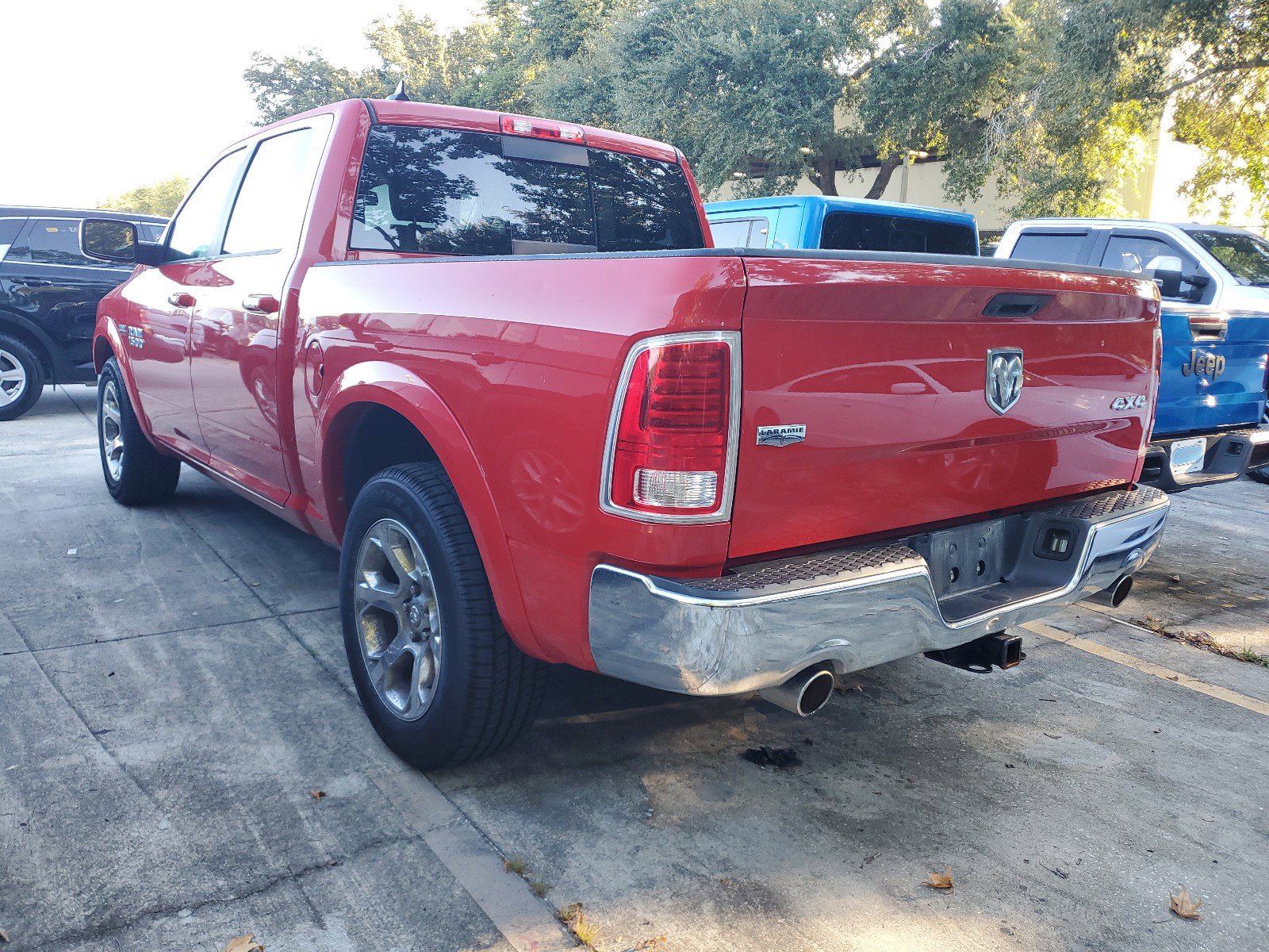 2017 Ram 1500 Laramie photo 3