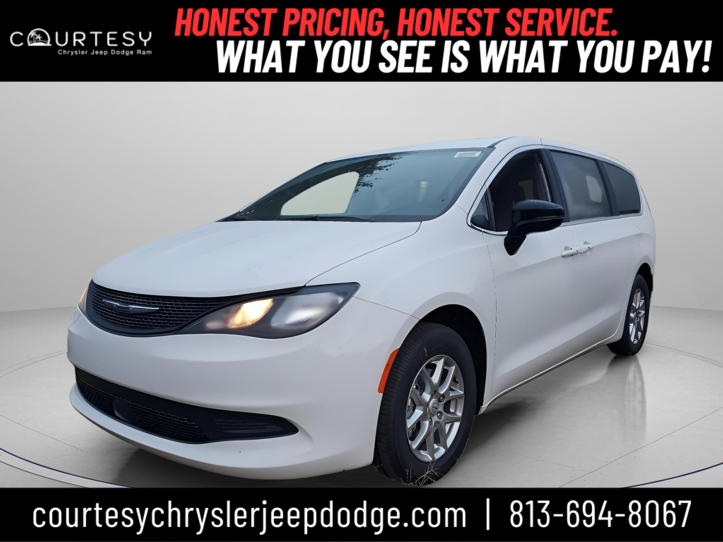 2026 Chrysler Voyager LX's photo