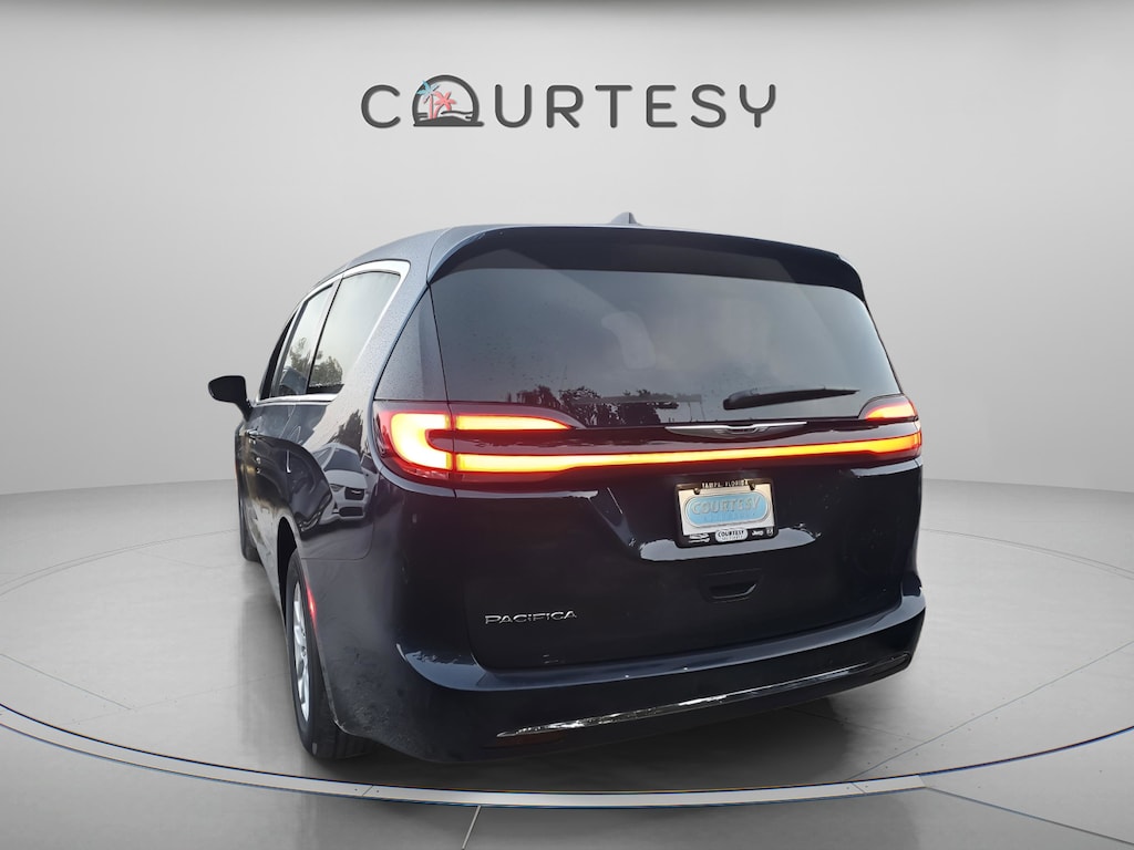 New 2025 Chrysler Pacifica SELECT Passenger Van