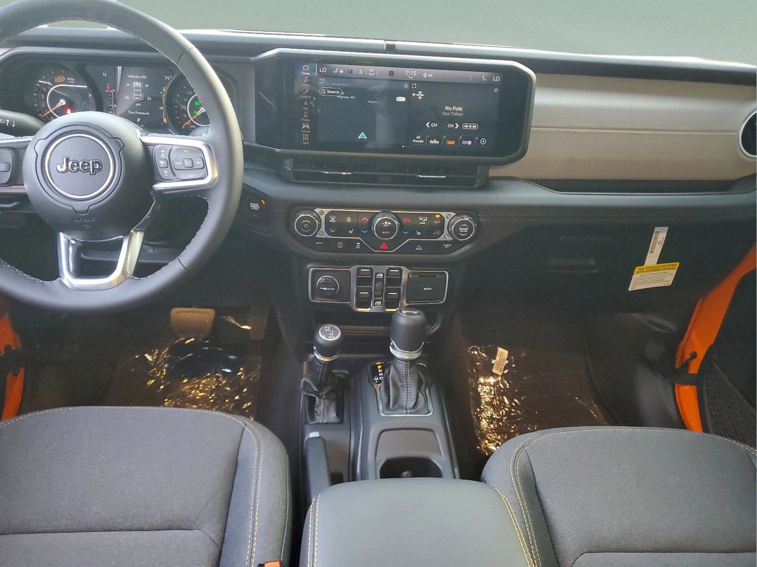 2025 Jeep Wrangler 4-Door Sahara - Photo 24
