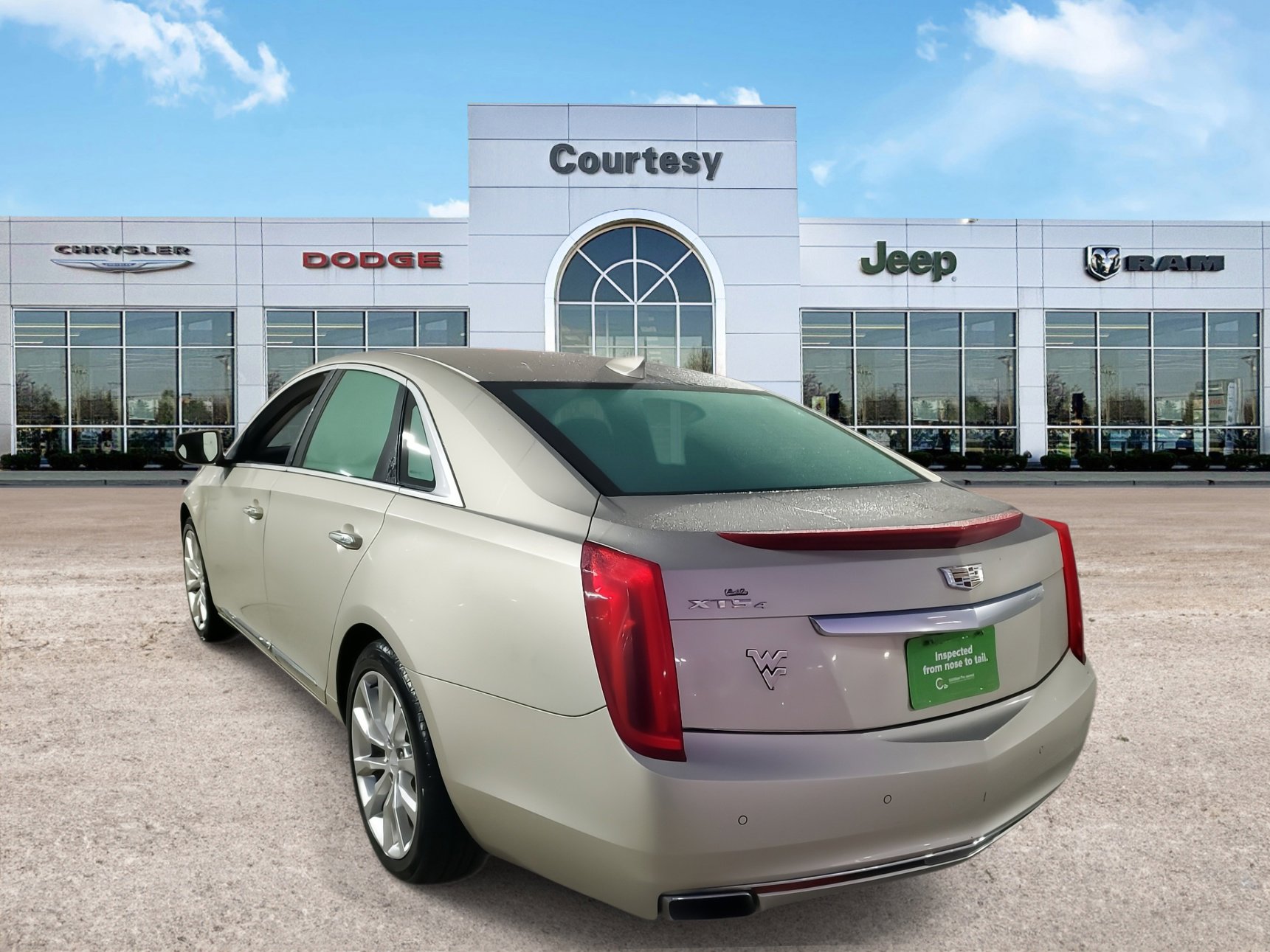 2016 Cadillac XTS Luxury photo 3