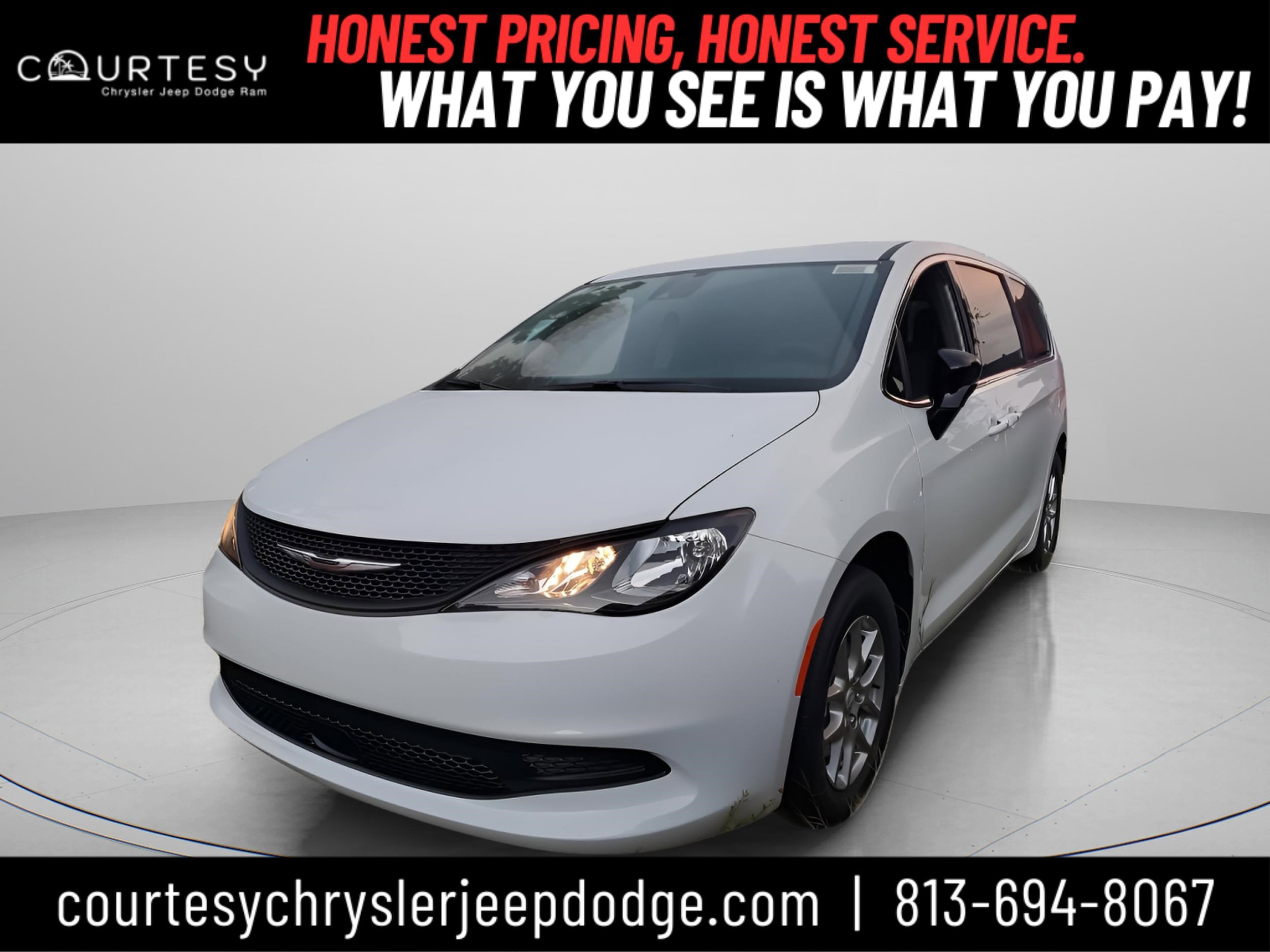 2026 Chrysler Voyager LX's photo