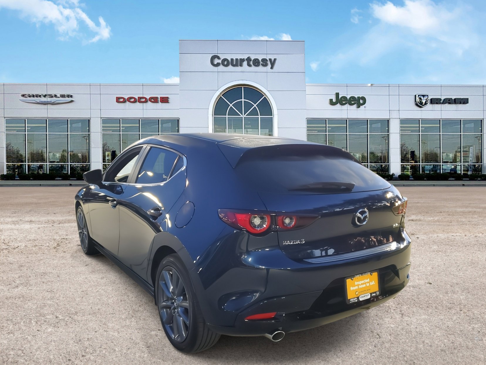 2025 Mazda Mazda3 Hatchback 2.5 s Preferred photo 3