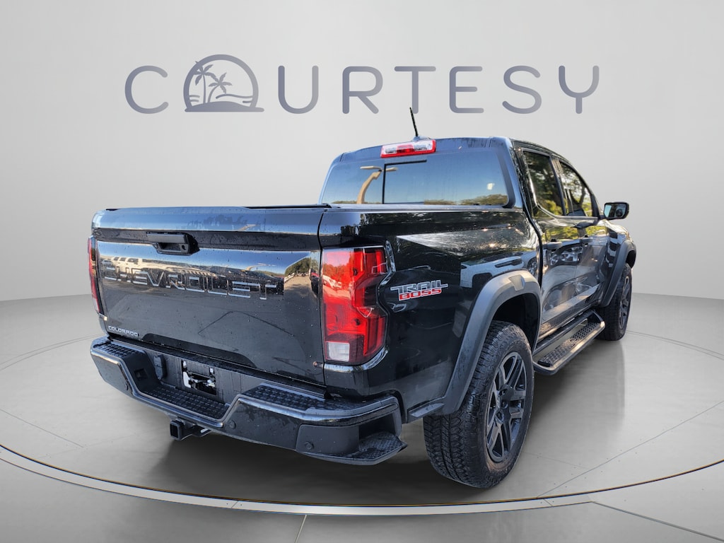 Used 2025 Chevrolet Colorado 4WD Trail Boss 4WD Crew Cab Trail Boss