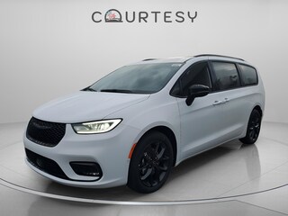 2025 Chrysler Pacifica LIMITED Passenger Van