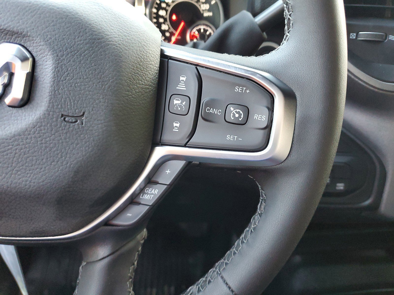 2026 RAM 3500 Chassis Tradesman - Photo 15