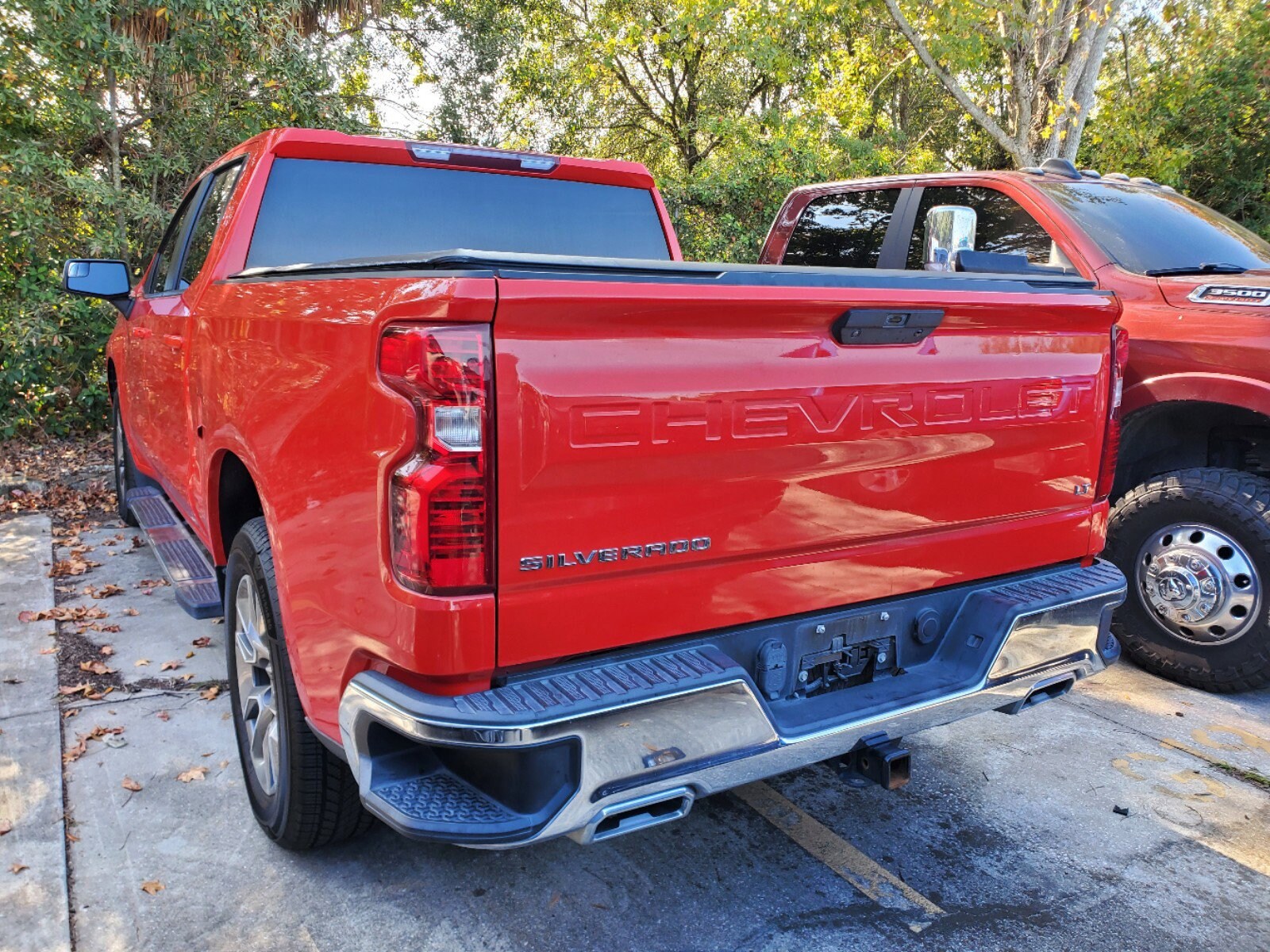 2022 Chevrolet Silverado LT photo 3