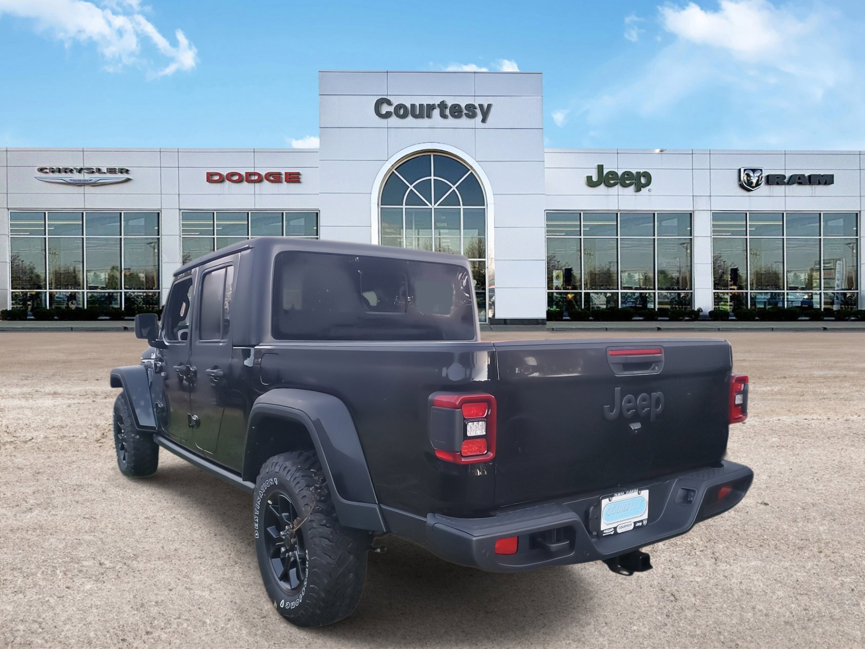 2025 Jeep Gladiator Willys photo 3