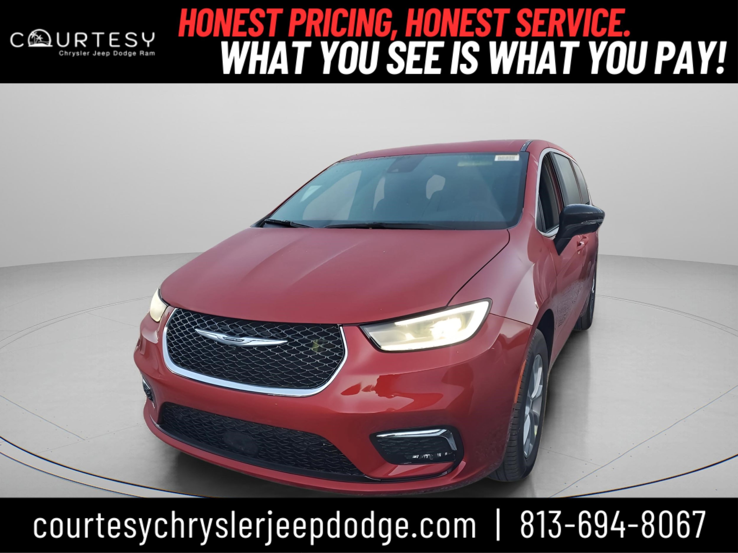 2026 Chrysler Pacifica Select's photo