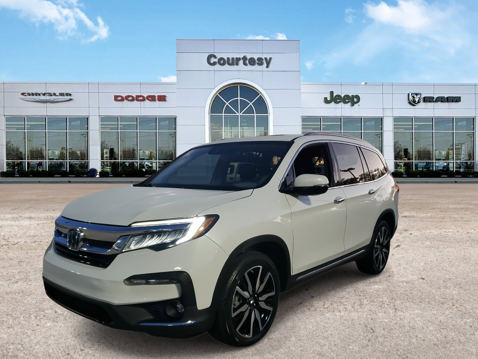 2021 Honda Pilot Touring photo 3
