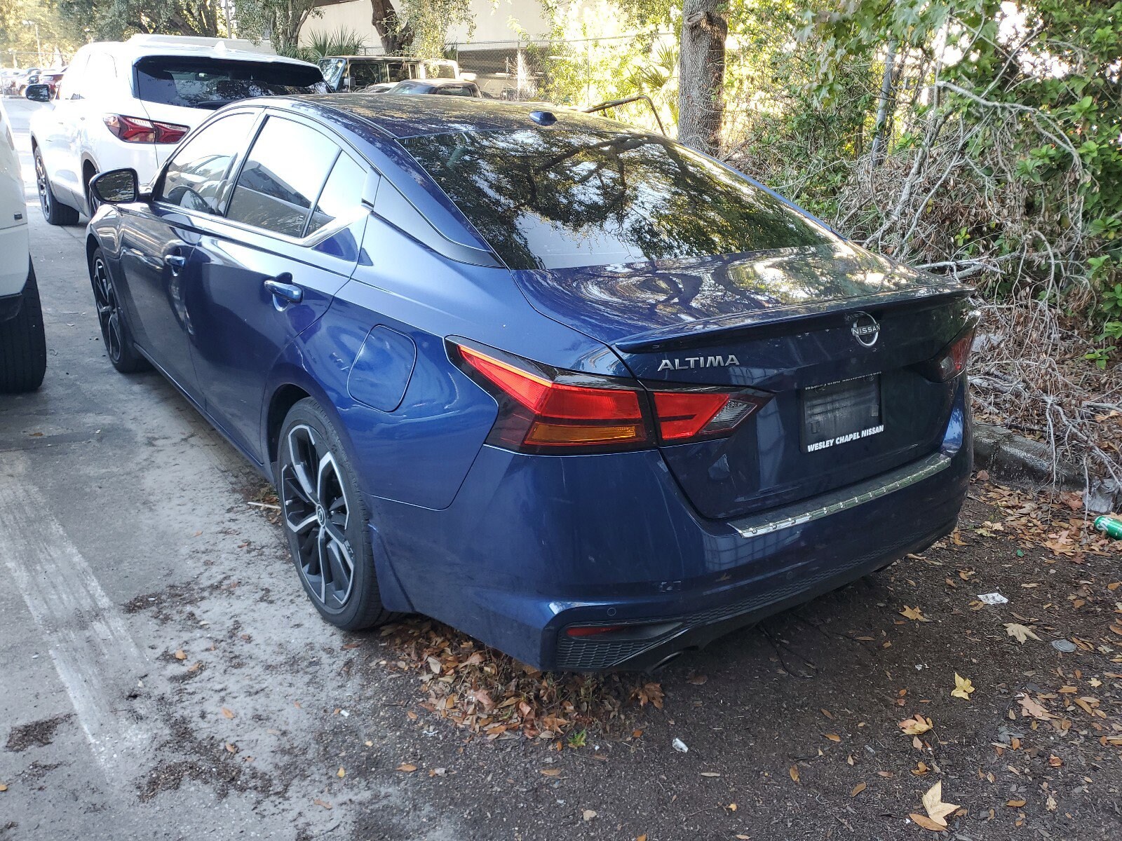 2023 Nissan Altima 2.5 SR photo 3