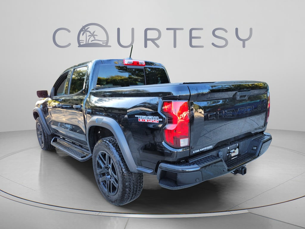 Used 2025 Chevrolet Colorado 4WD Trail Boss 4WD Crew Cab Trail Boss