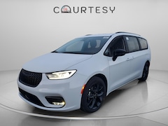 2026 Chrysler Pacifica LIMITED Passenger Van