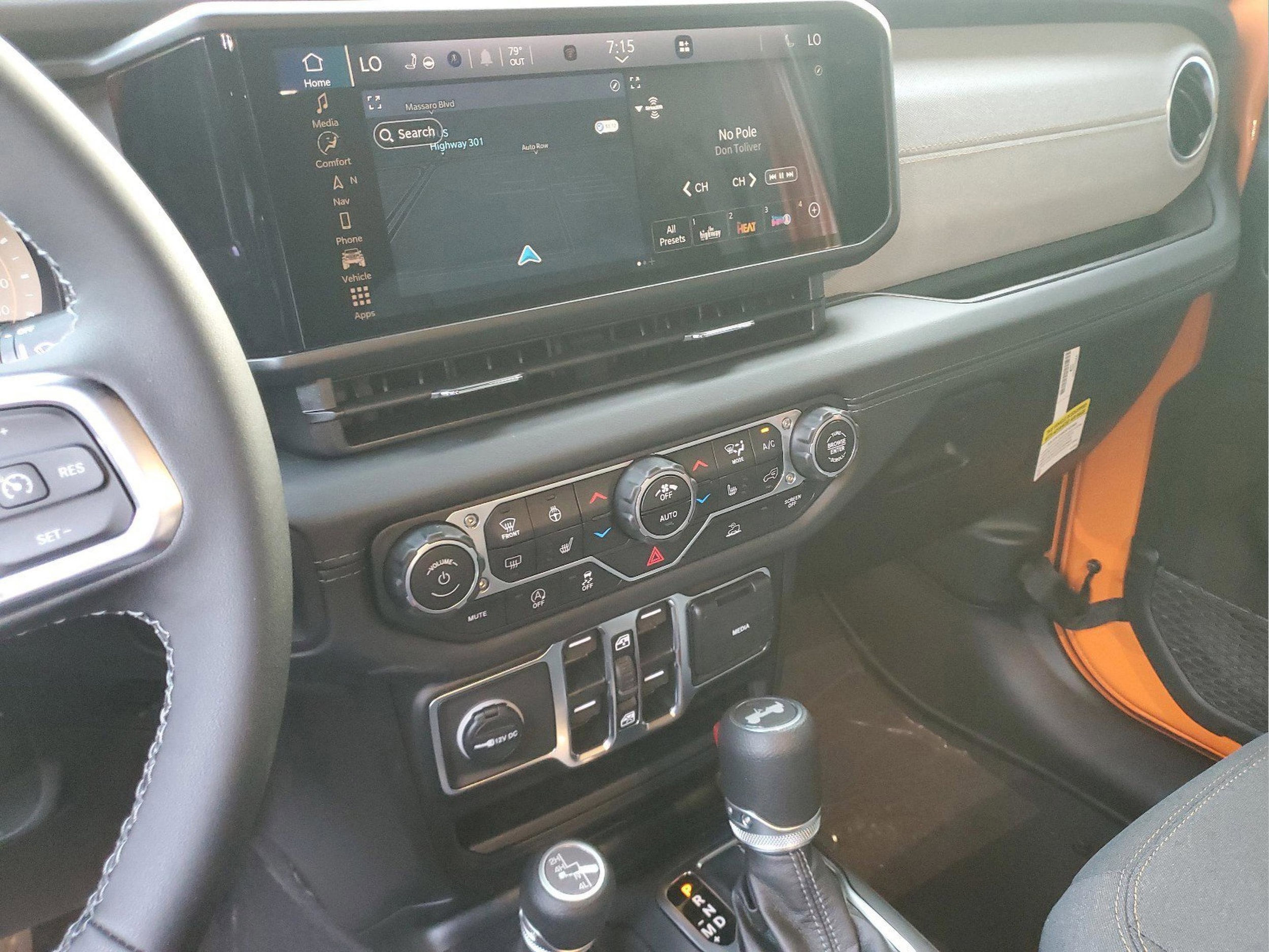 2025 Jeep Wrangler 4-Door Sahara - Photo 11
